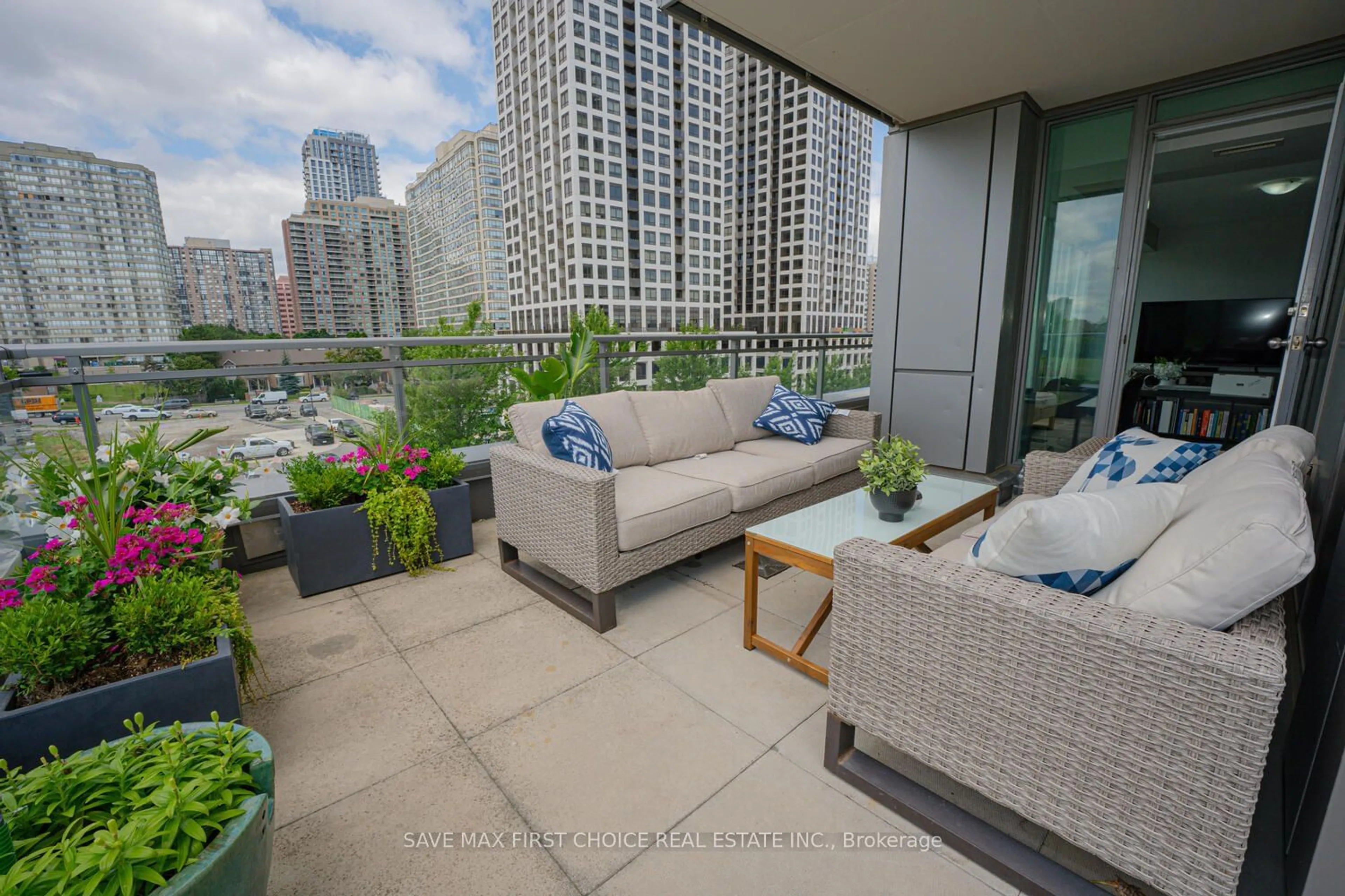 Patio for 3525 Kariya Dr #506, Mississauga Ontario L5B 0C2