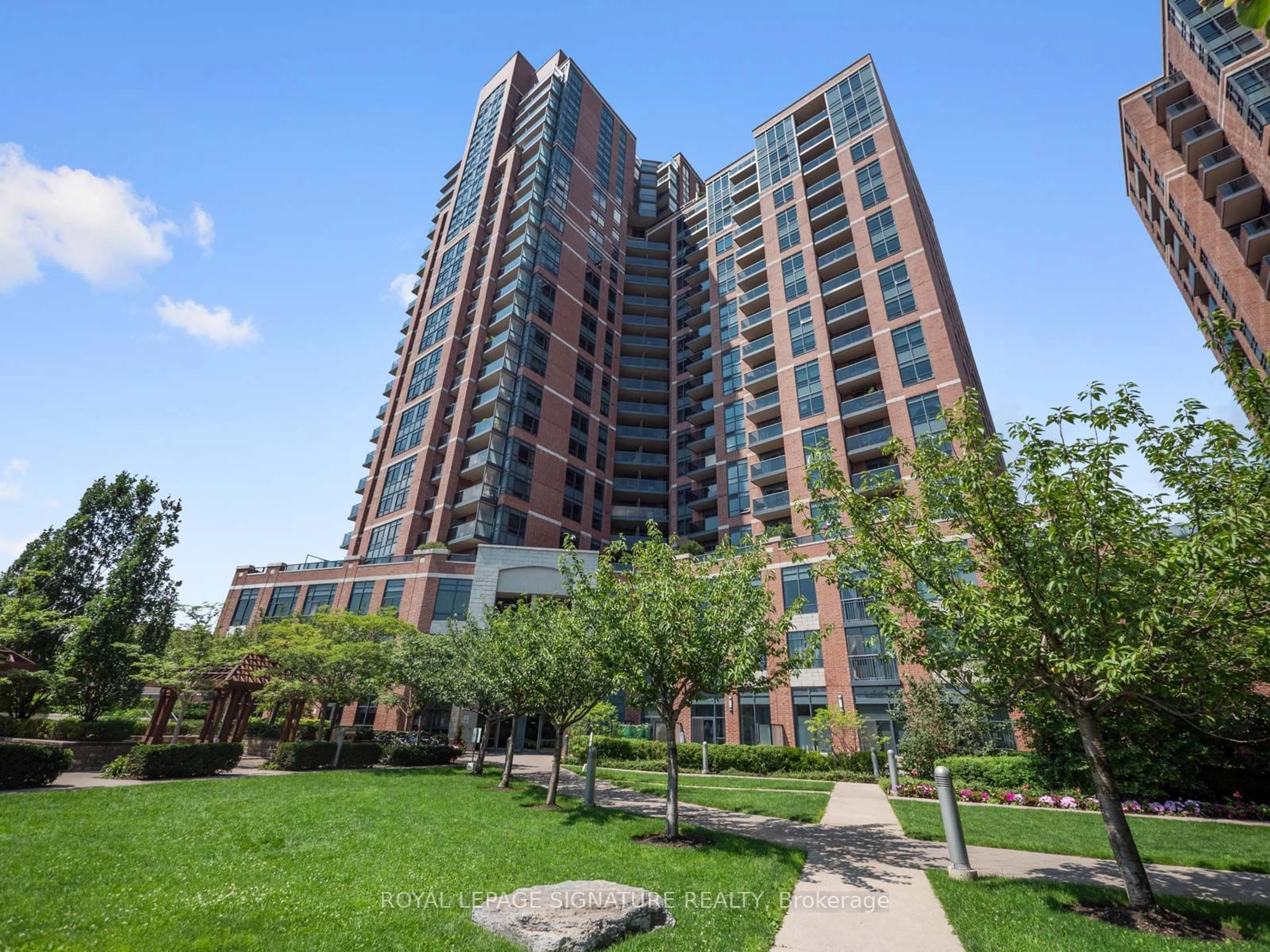 A pic from exterior of the house or condo for 60 Heintzman St #842, Toronto Ontario M6P 5A1