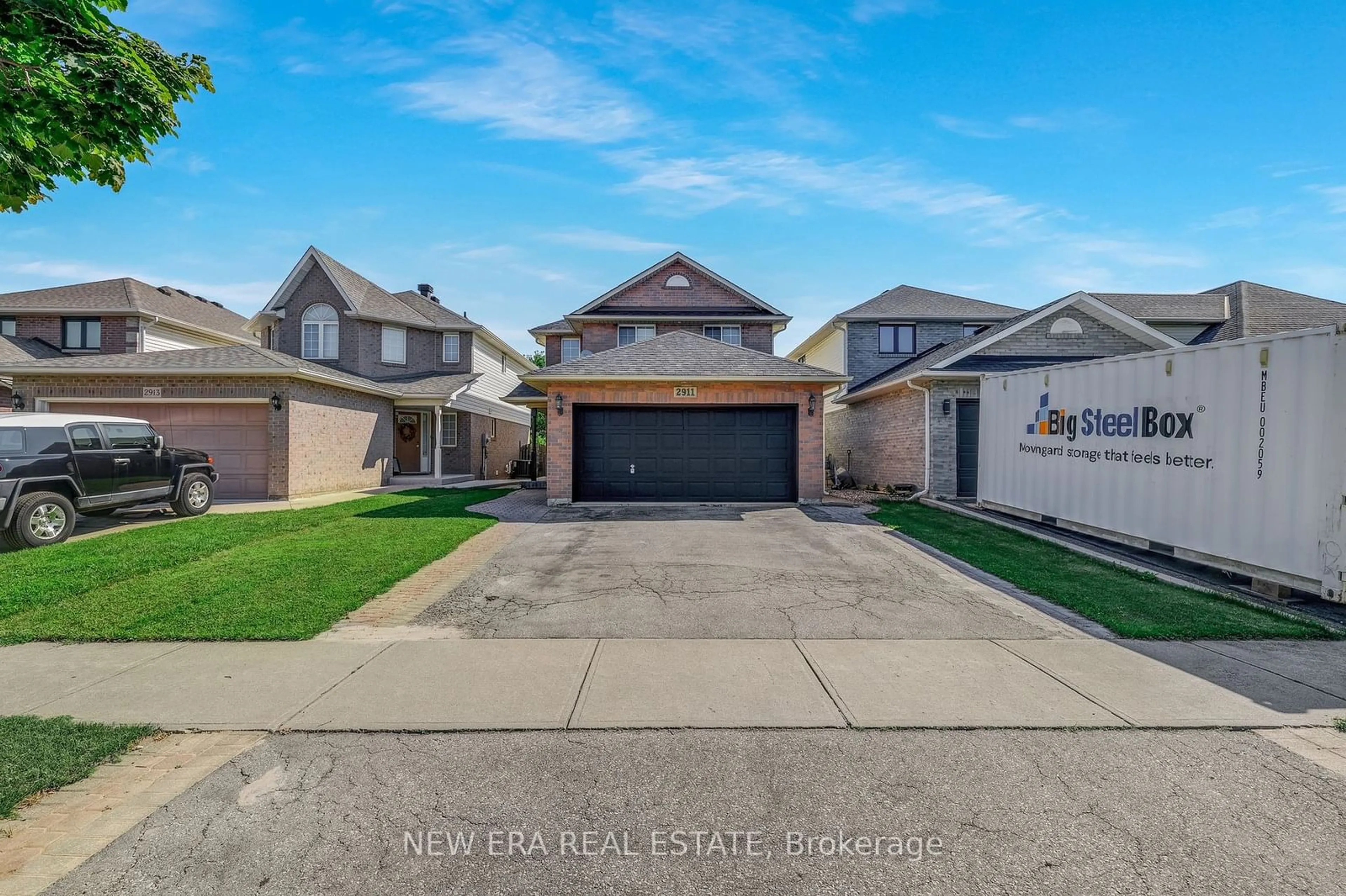 Frontside or backside of a home for 2911 Addison St, Burlington Ontario L7M 4K1