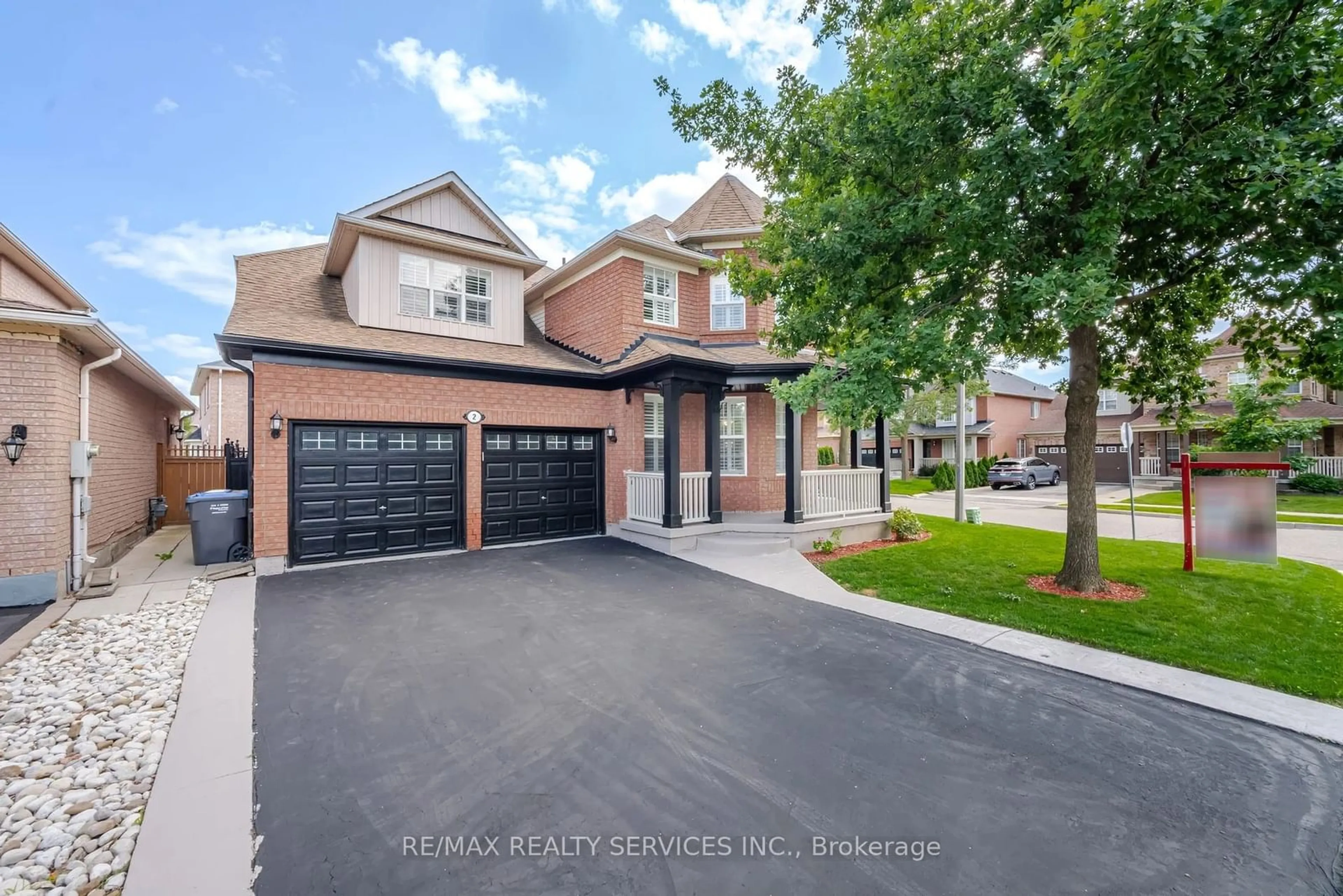 Home with brick exterior material for 2 Gerrard Dr, Brampton Ontario L6P 1A7