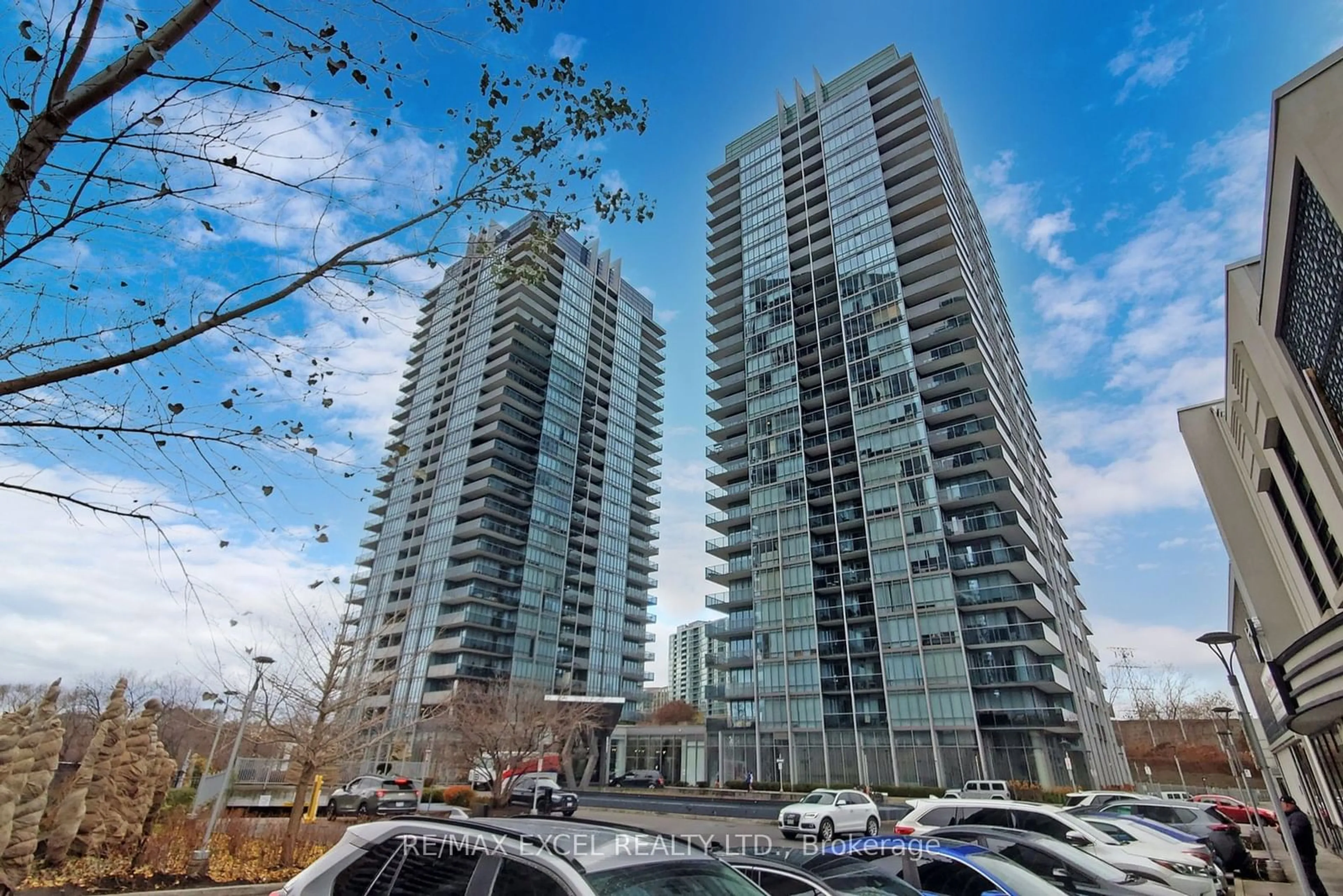 A pic from exterior of the house or condo for 90 Park Lawn Rd #2608, Toronto Ontario M8Y 0B6