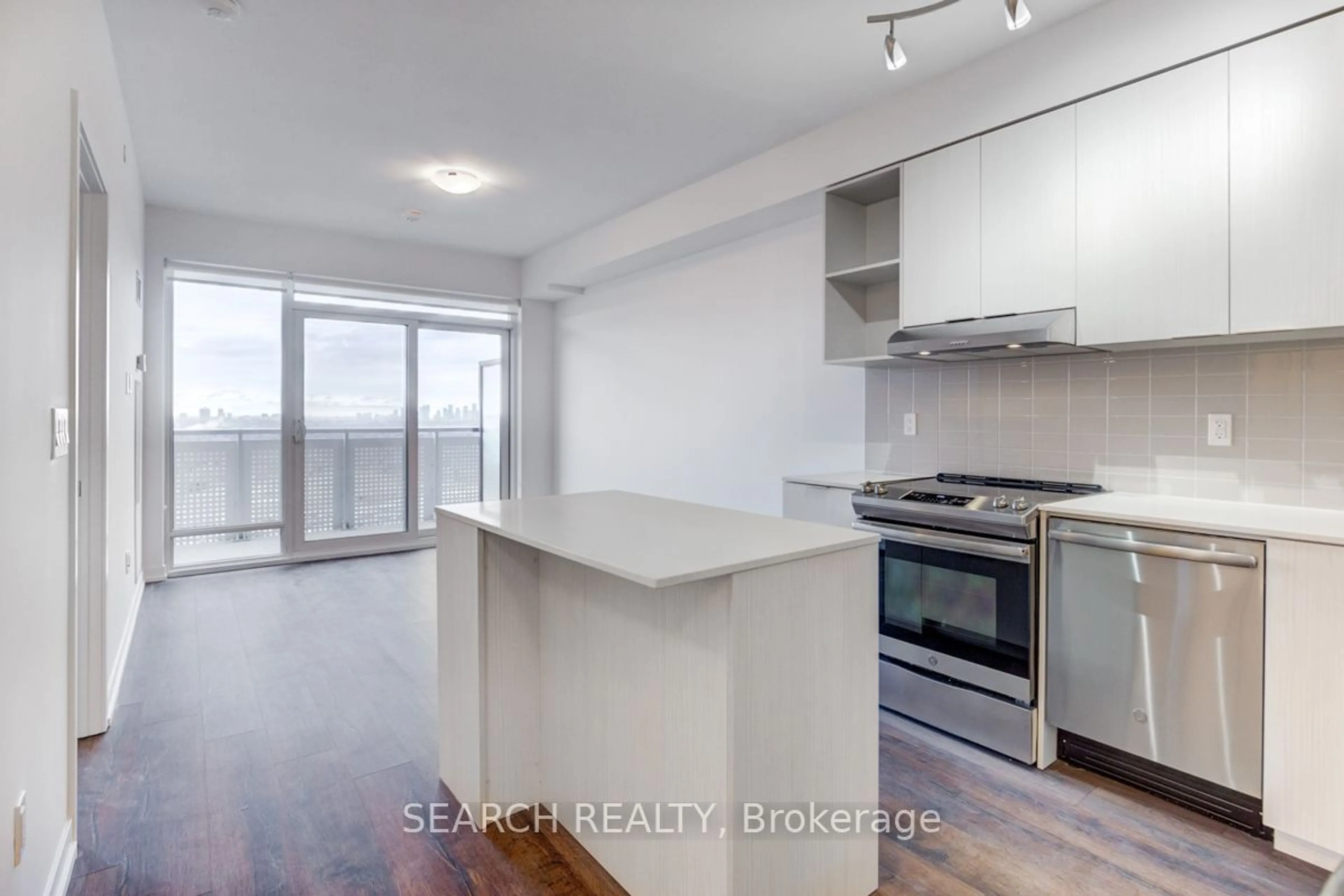 Standard kitchen for 2520 Eglinton Ave #1214, Mississauga Ontario L5M 0Y4