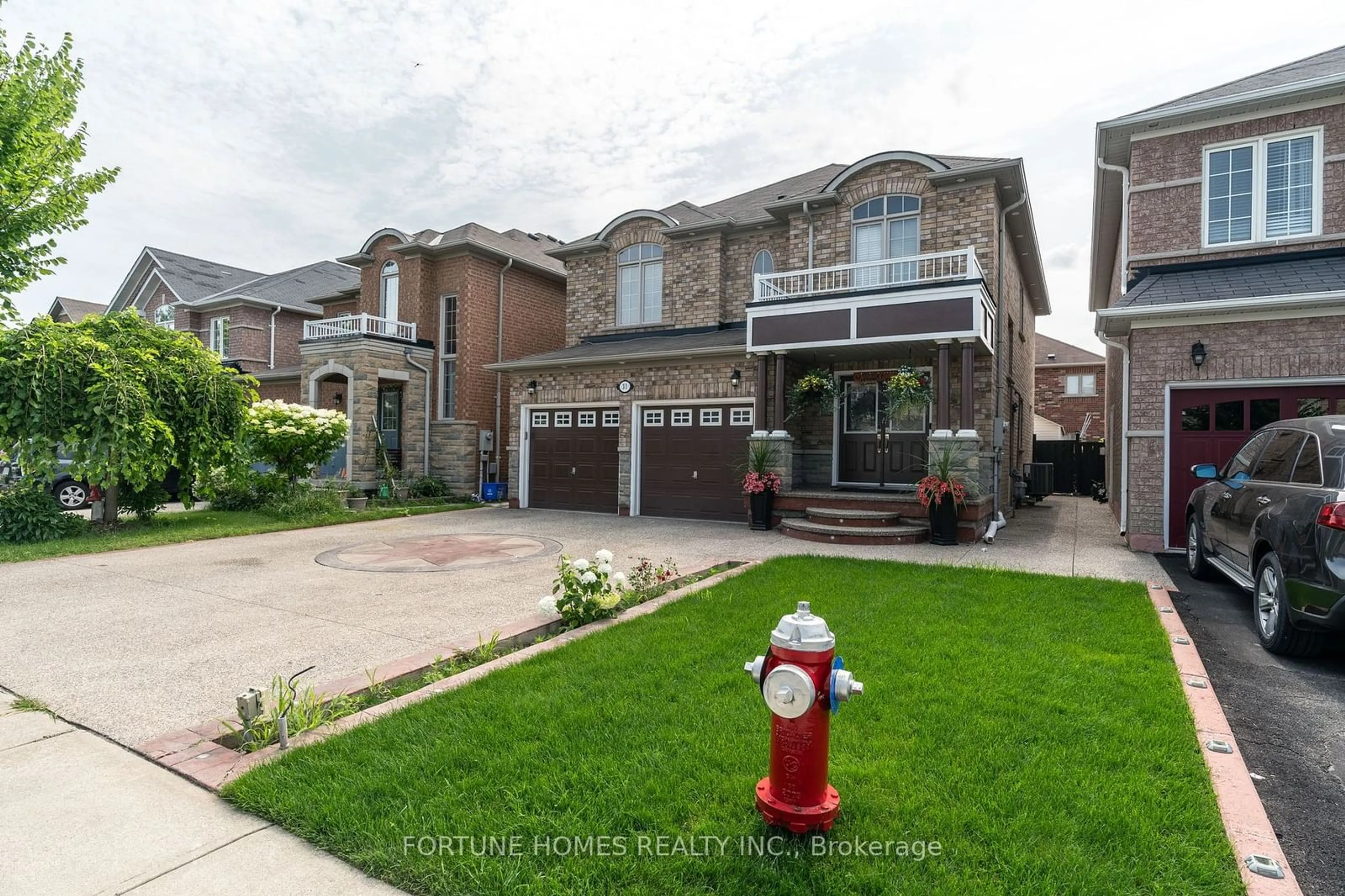 Frontside or backside of a home for 31 Mountland Rd, Brampton Ontario L6P 2A7