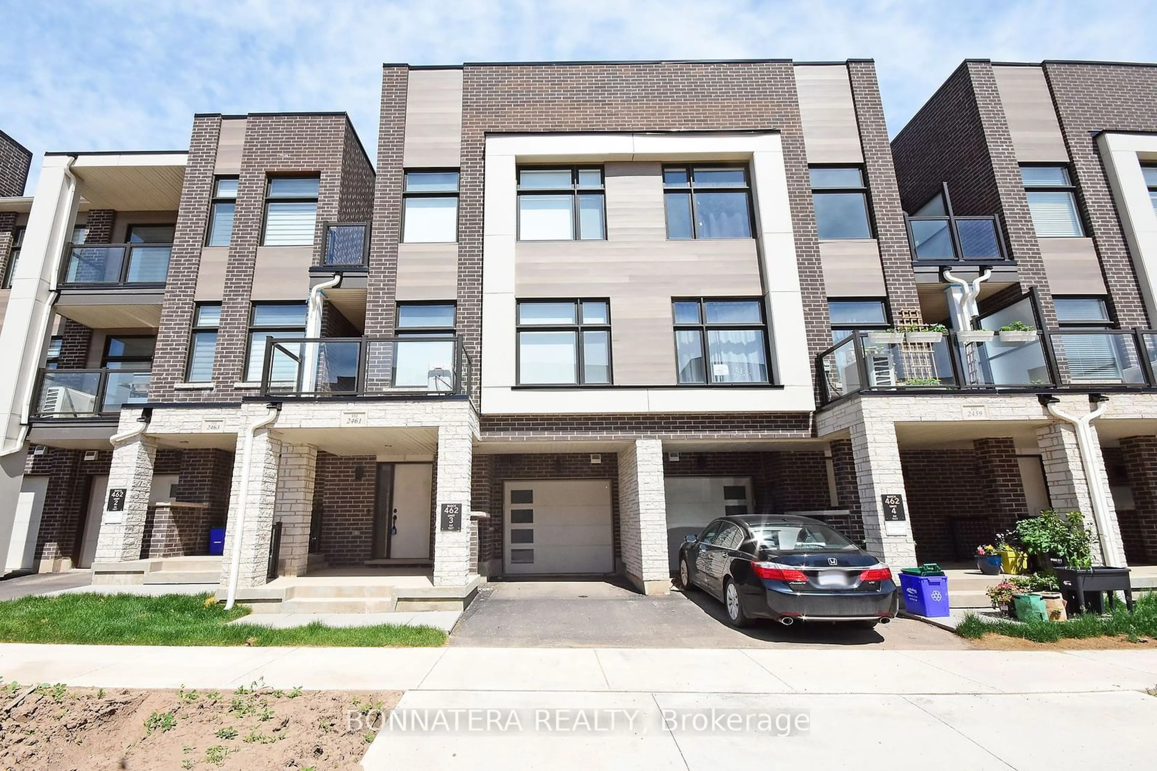 A pic from exterior of the house or condo for 2461 Belt Lane, Oakville Ontario L6M 5L9