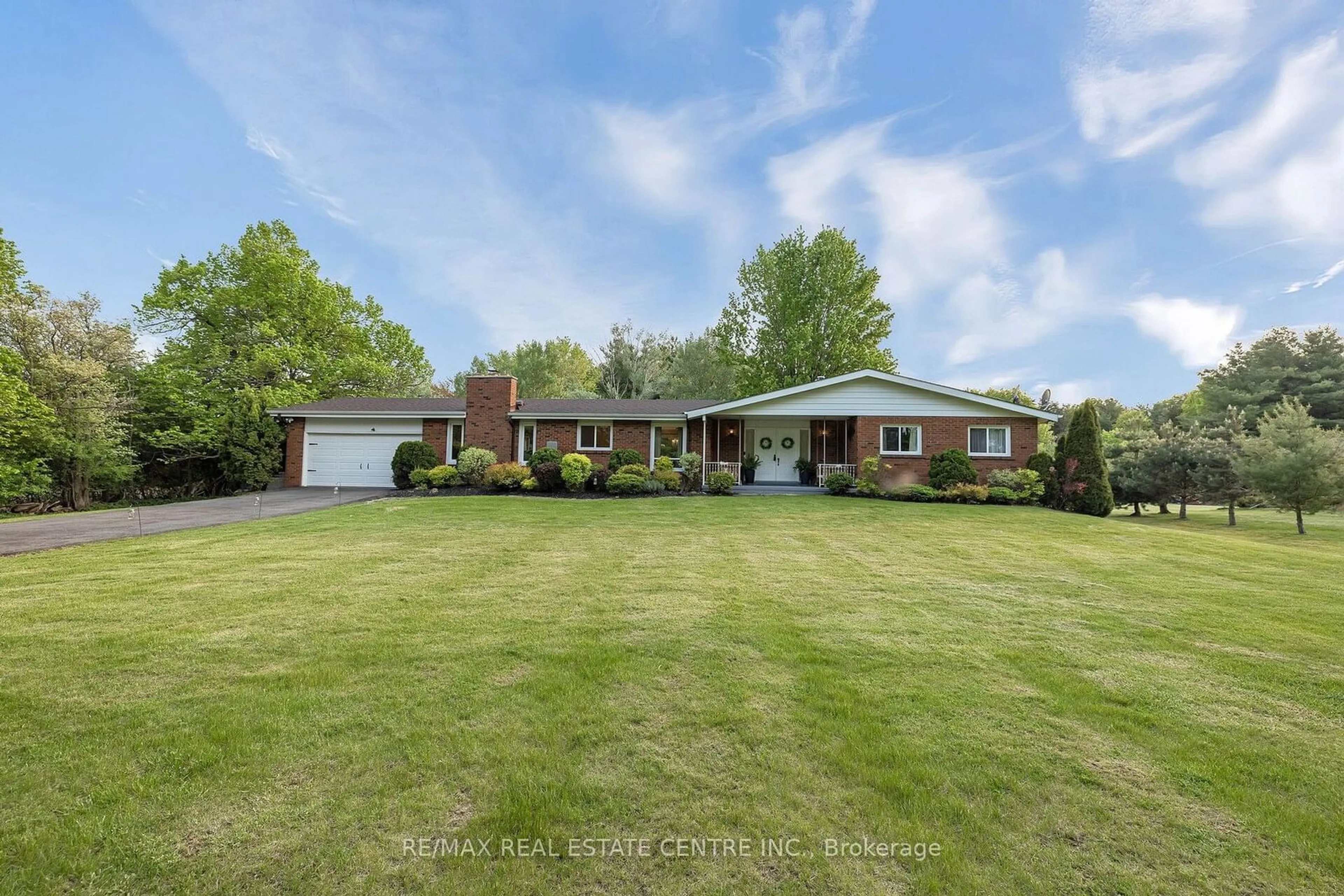 Frontside or backside of a home for 10210 Sixth Line, Halton Hills Ontario L7G 4S6