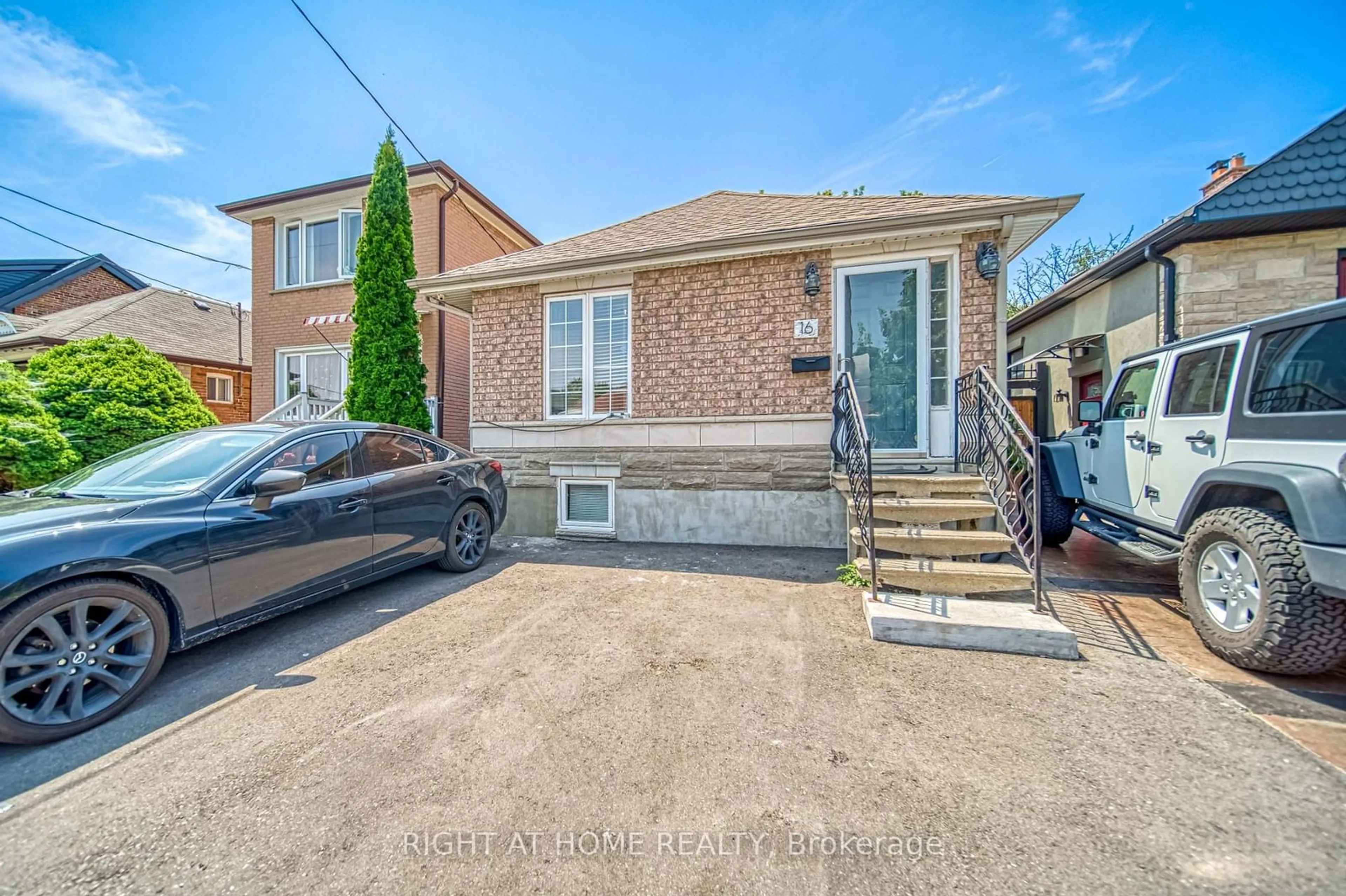Frontside or backside of a home for 16 Beechwood Ave, Toronto Ontario M6N 4T1