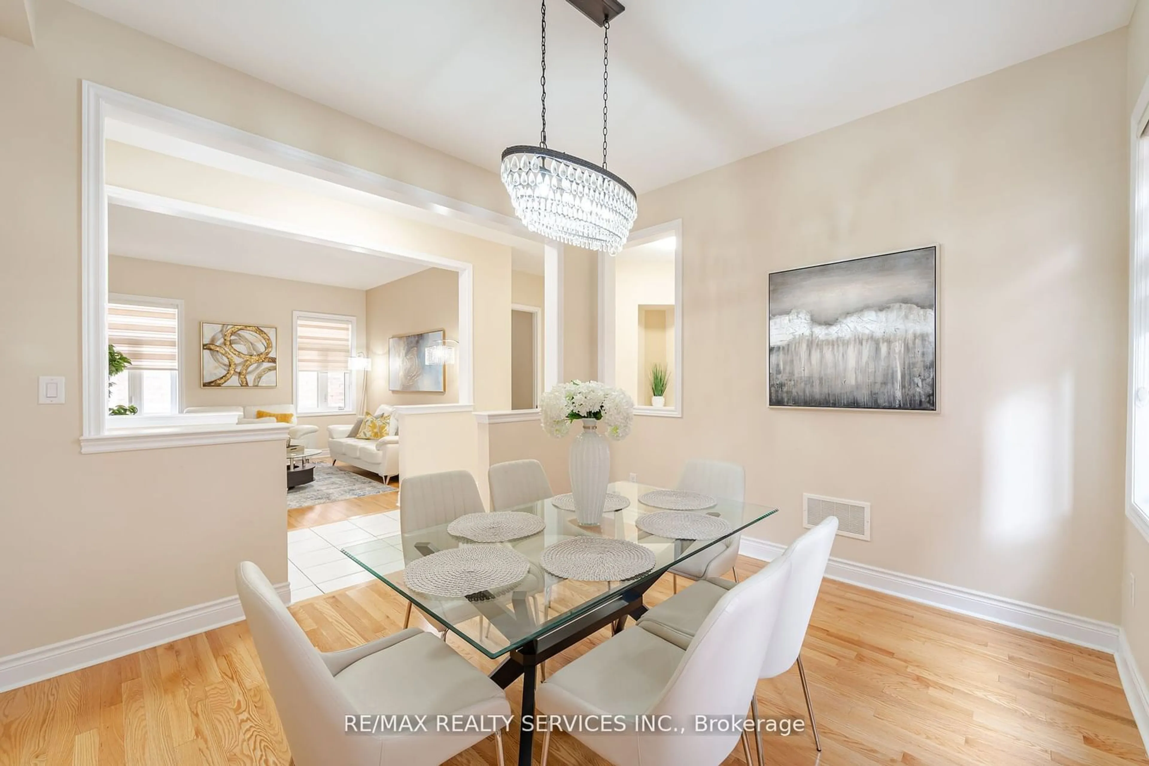 Dining room for 73 Wildflower Lane, Halton Hills Ontario L7G 0M4