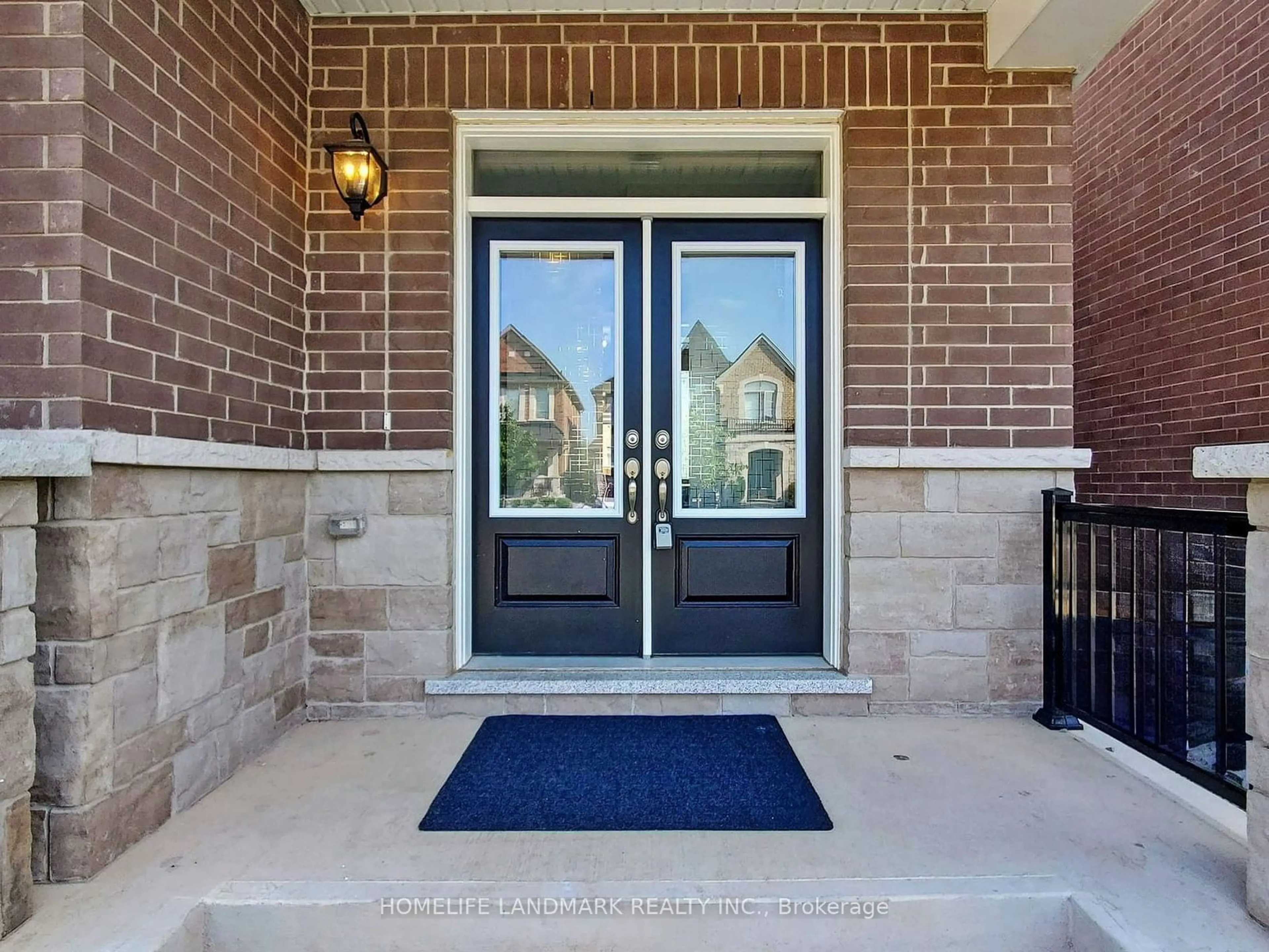 Indoor entryway for 1281 Whitney Terr, Milton Ontario L9E 1K9