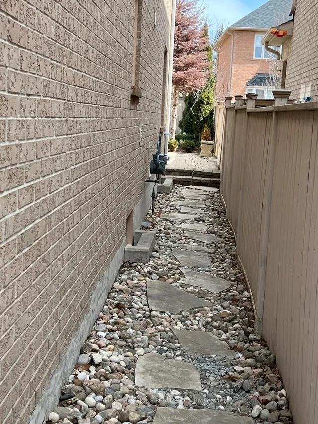 Additional property image - 2383 Hilda Dr