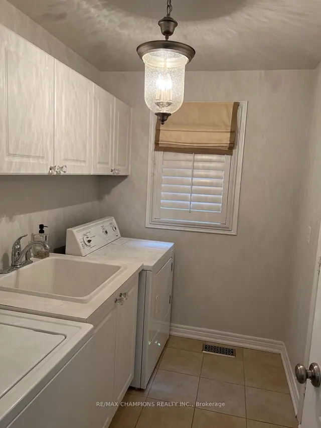 Additional property image - 2383 Hilda Dr