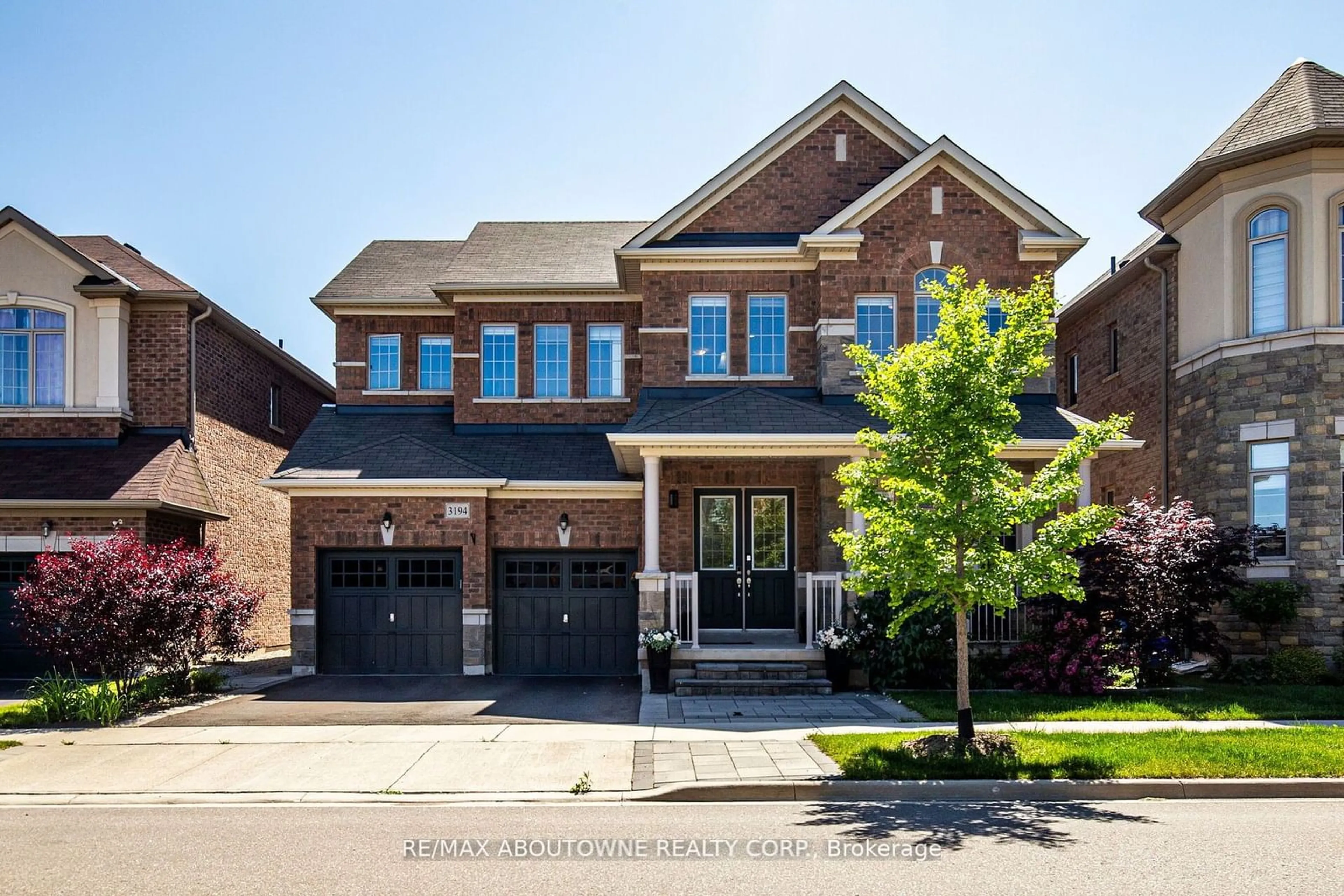 Home with brick exterior material for 3194 Buttonbush Tr, Oakville Ontario L6H 7H5