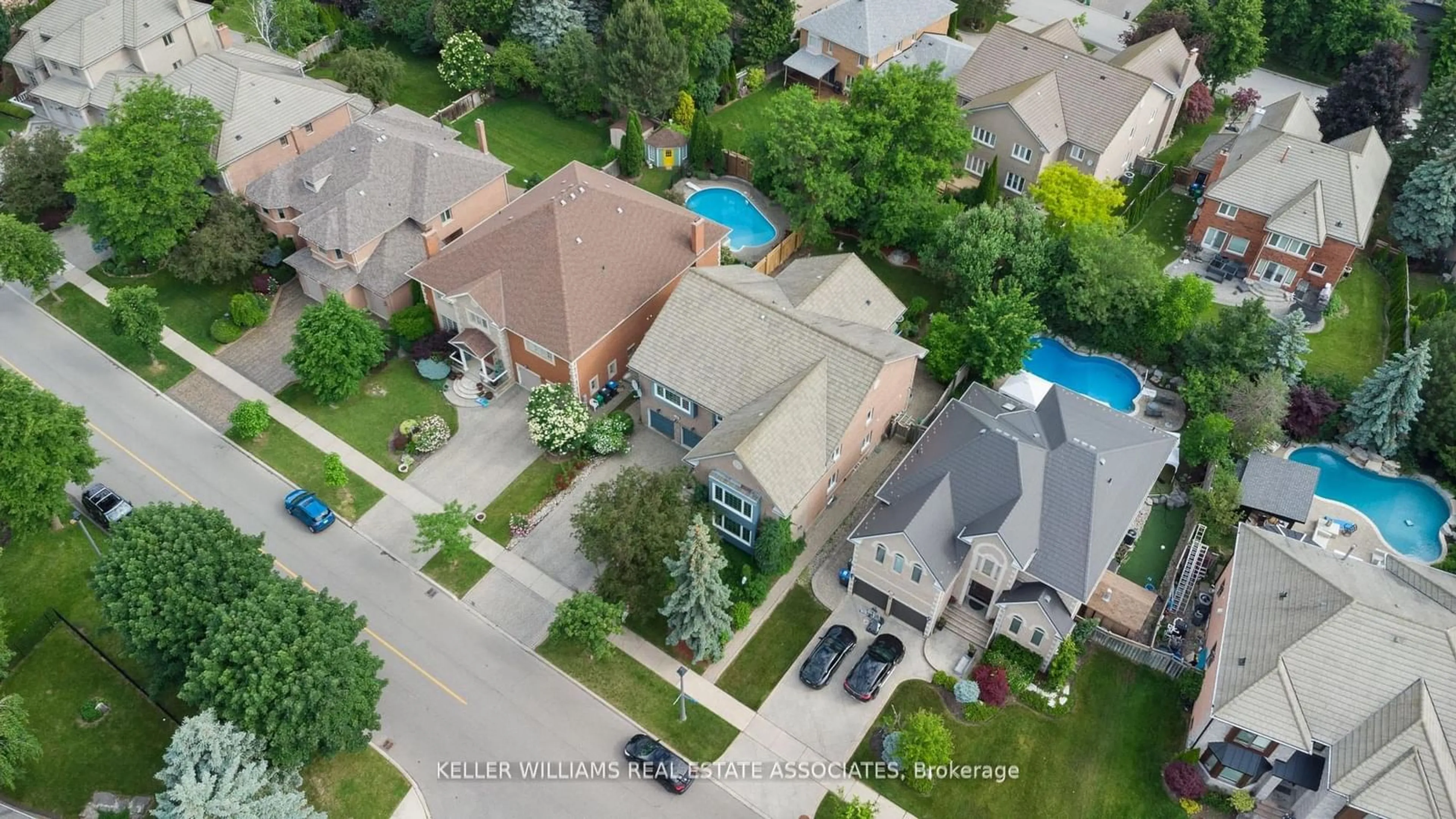 Frontside or backside of a home for 5187 Forest Hill Dr, Mississauga Ontario L5M 5A5