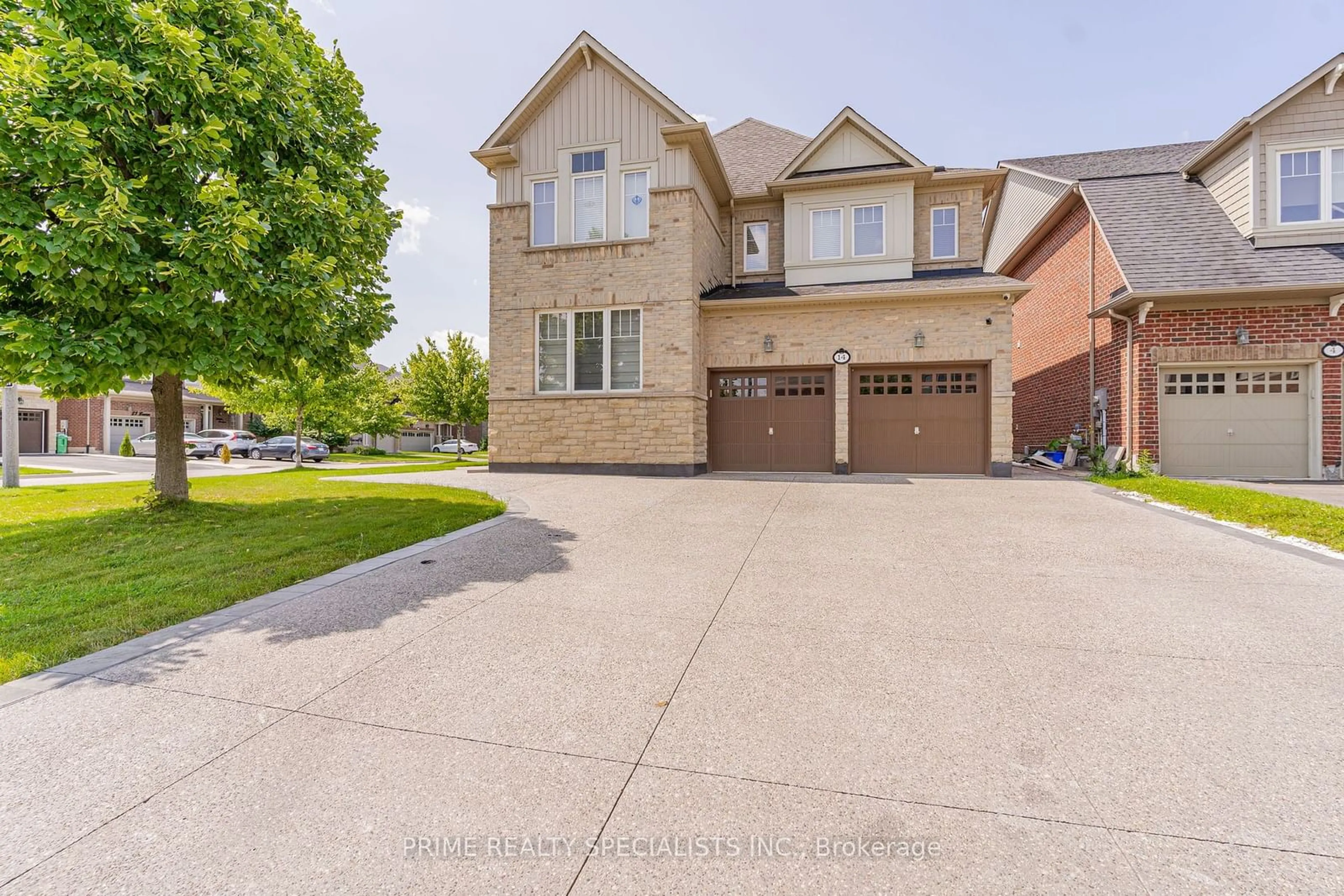 Frontside or backside of a home for 14 Larson Peak Rd, Caledon Ontario L7C 3P7