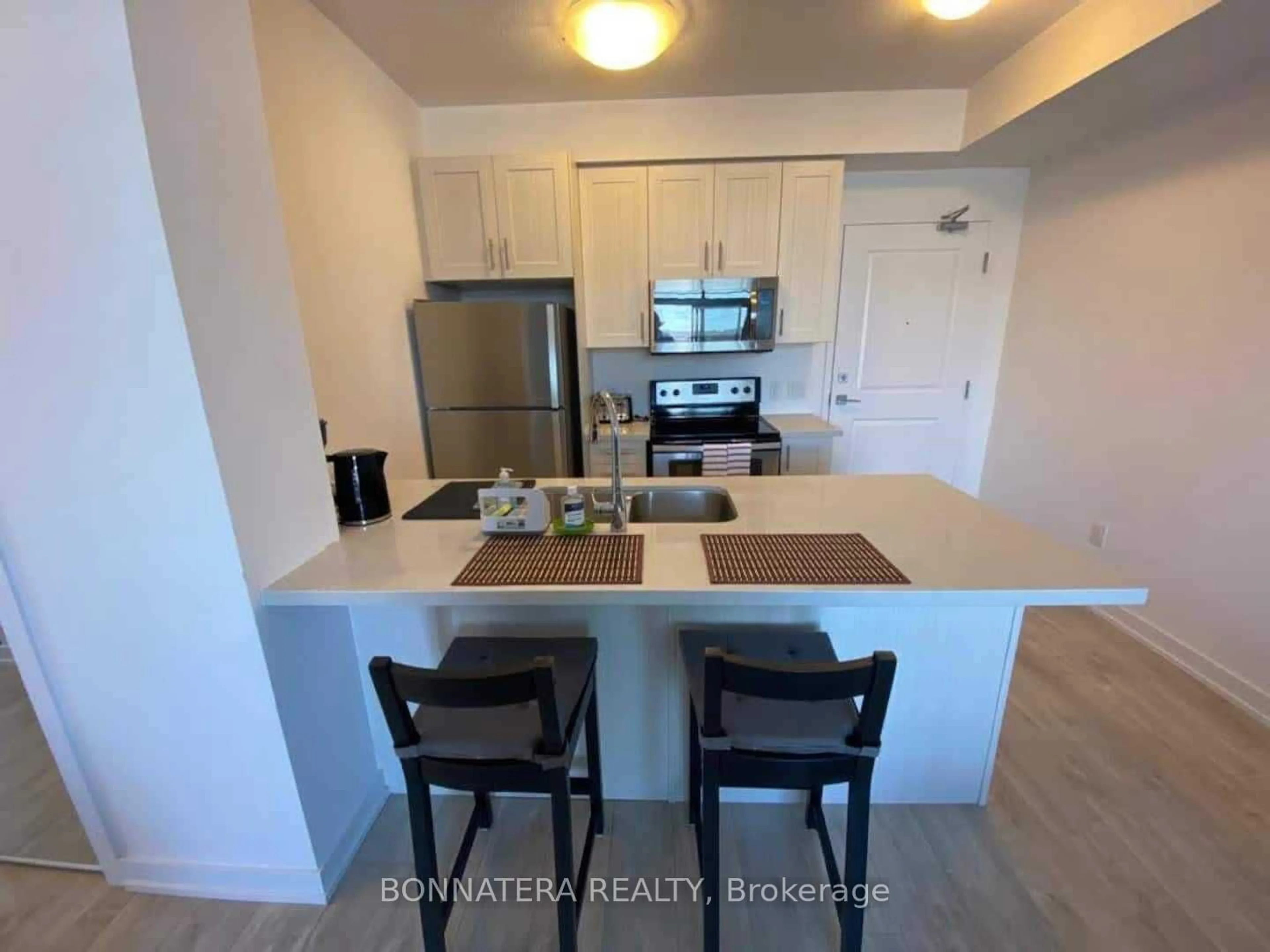 Standard kitchen for 2486 Old Bronte Rd #508, Oakville Ontario L6M 4J2