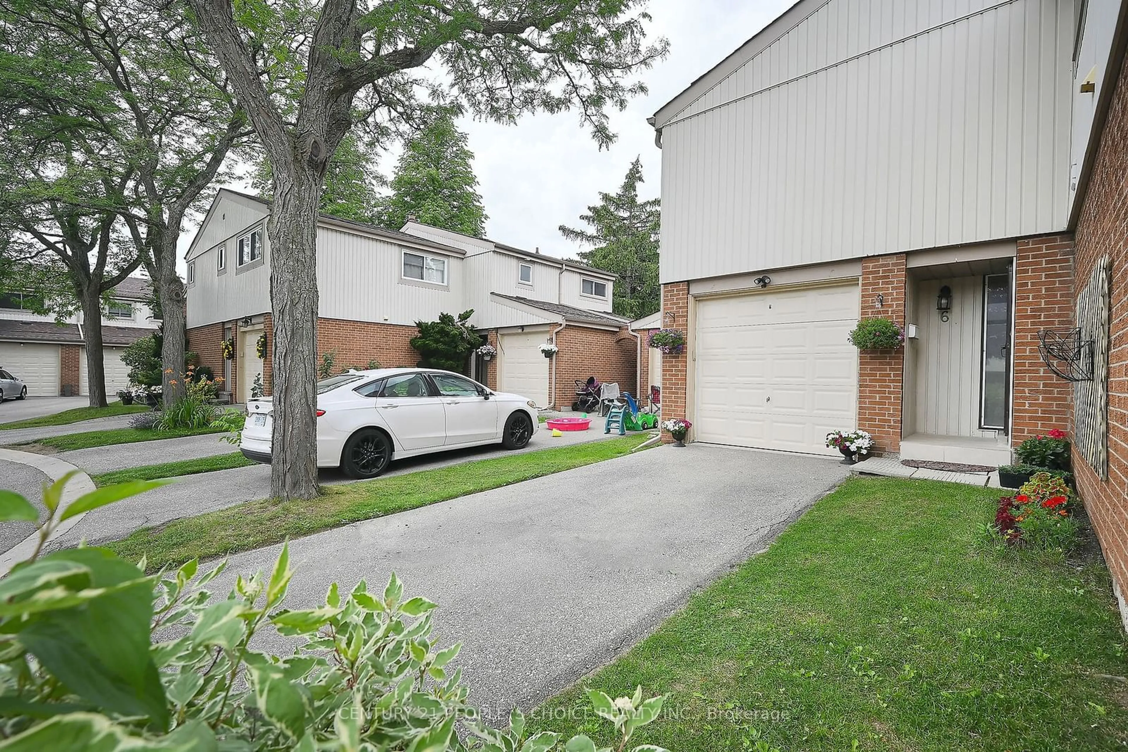 A pic from exterior of the house or condo for 3339 Council Ring Rd #6, Mississauga Ontario L5L 2A9