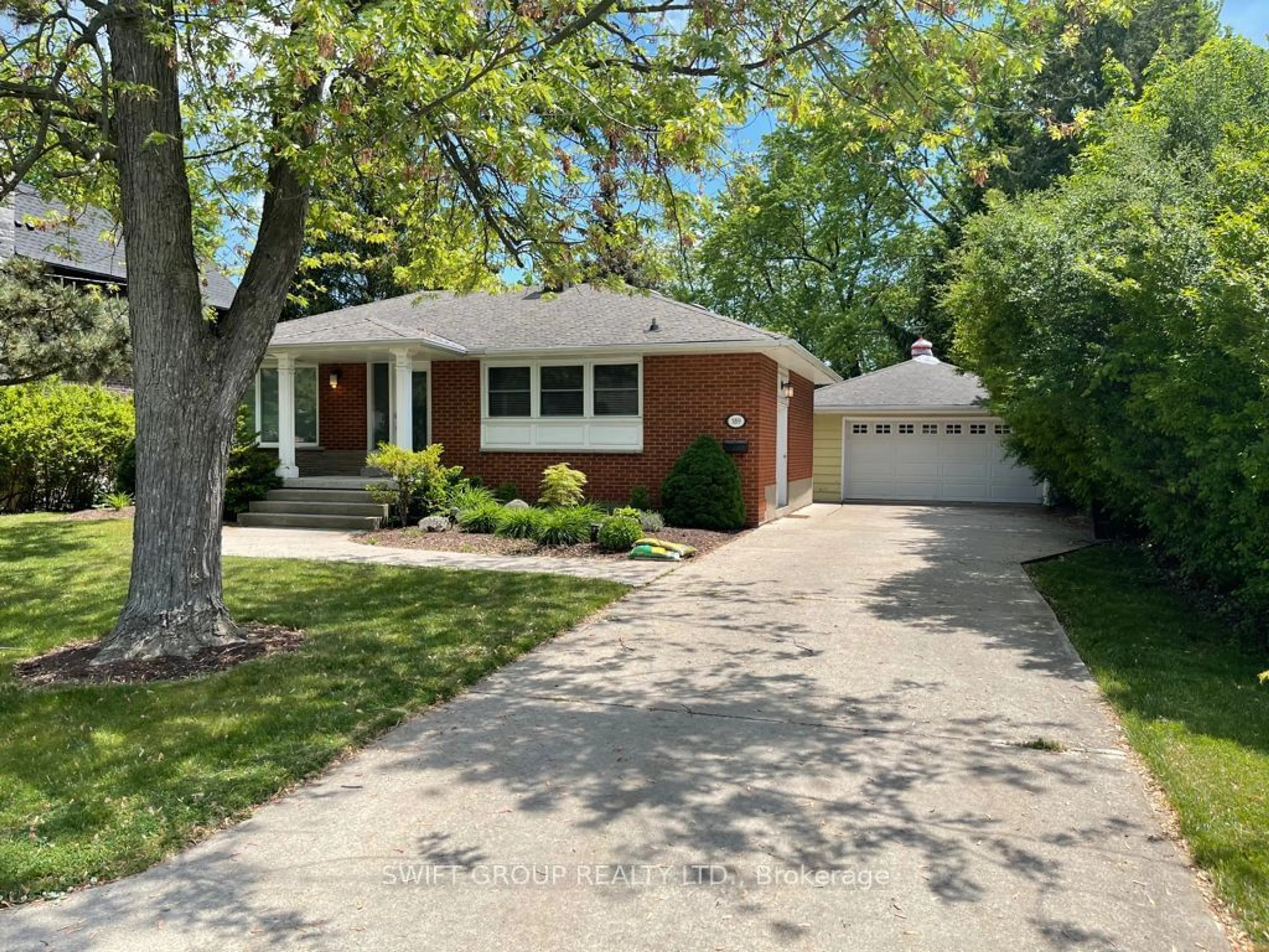 Frontside or backside of a home for 389 Sandhurst Dr, Oakville Ontario L6L 4L1