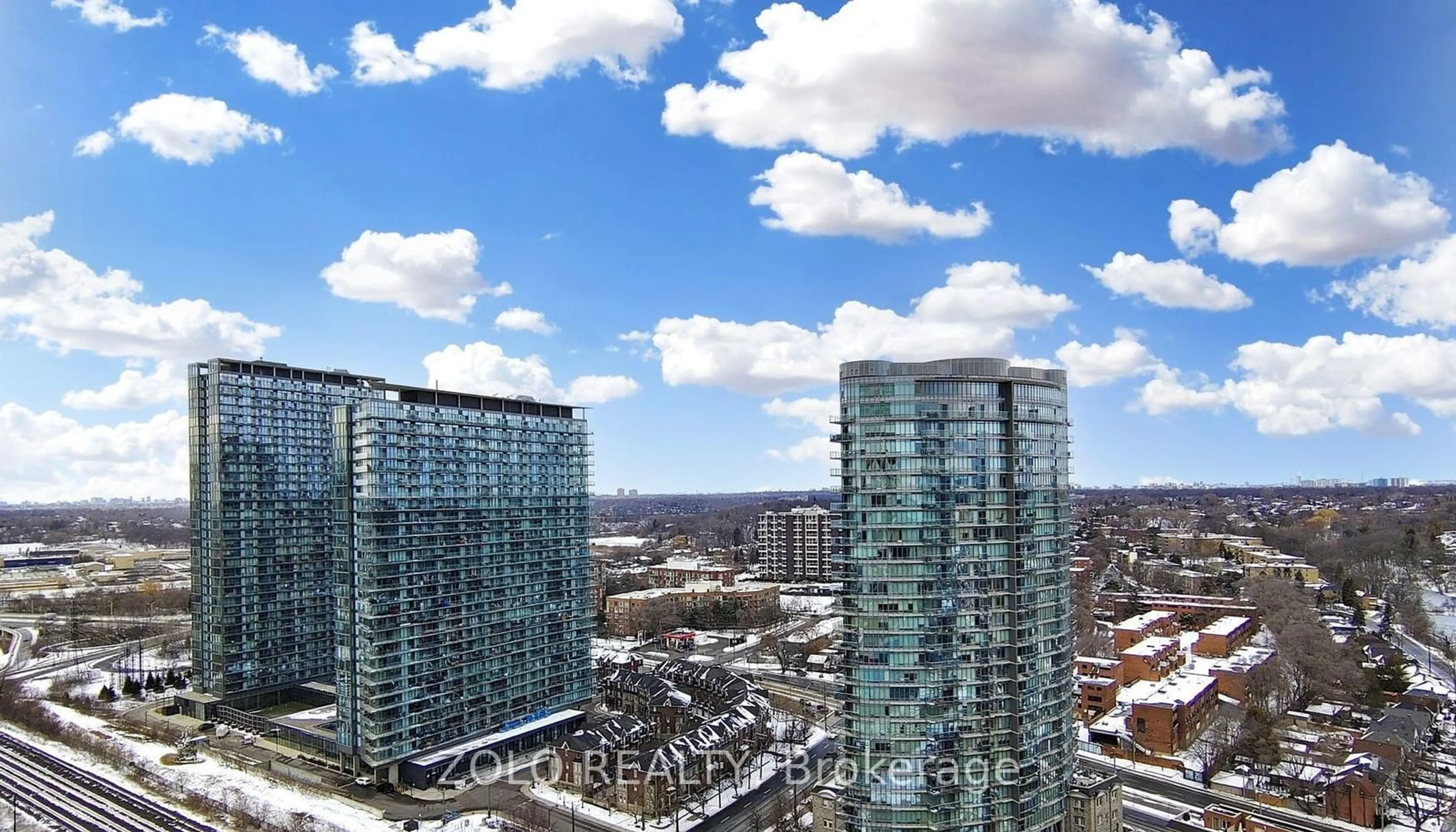 A pic from exterior of the house or condo for 1926 Lake Shore Blvd #2715, Toronto Ontario M6S 1A1