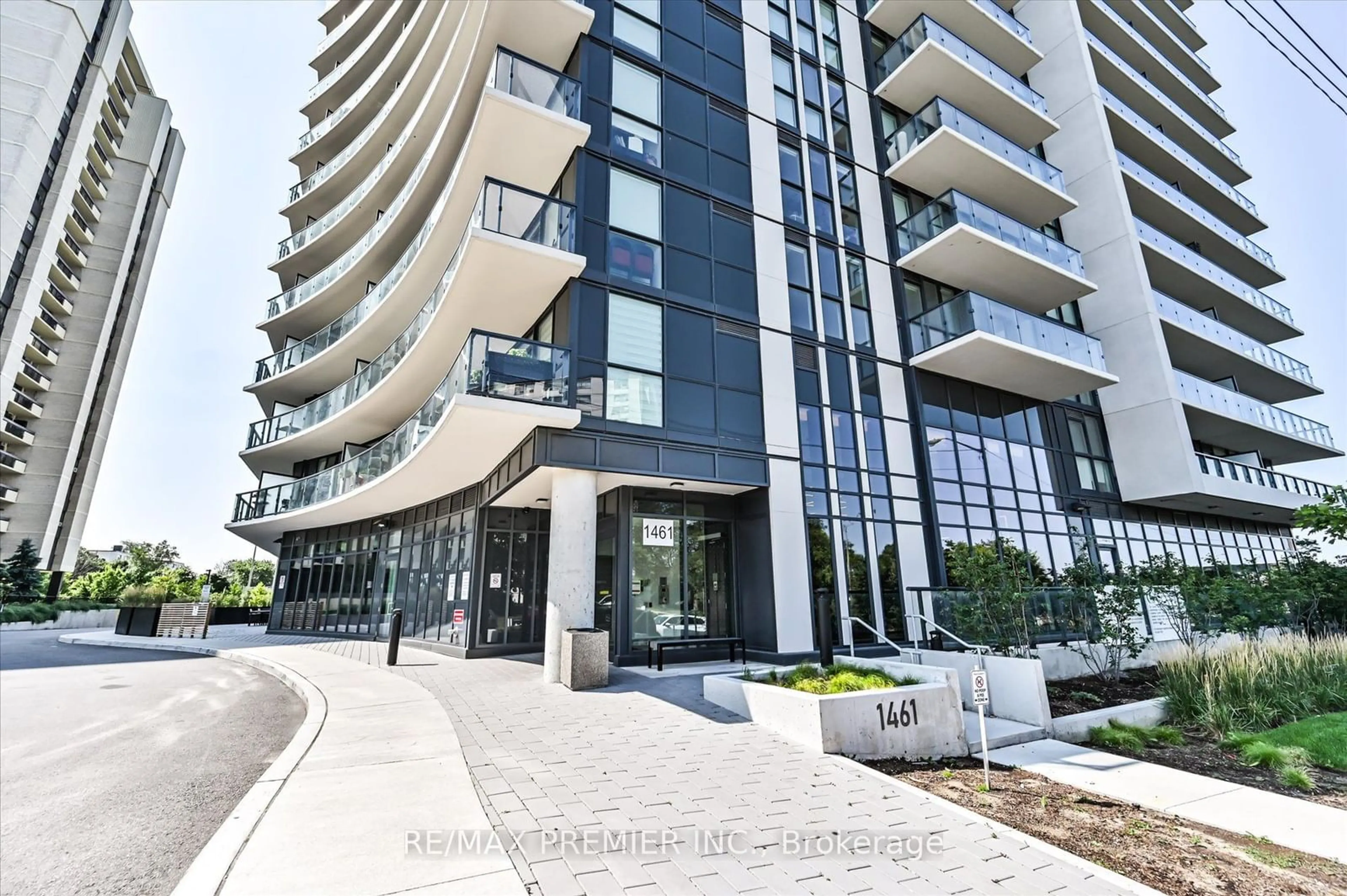 A pic from exterior of the house or condo for 1461 Lawrence Ave #710, Toronto Ontario M6L 0A6