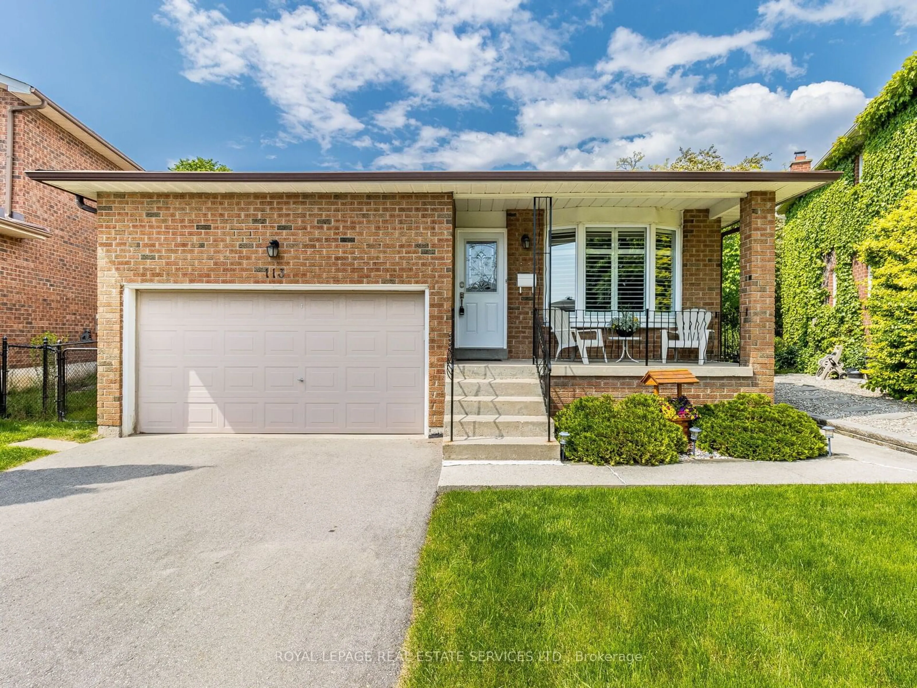 Home with brick exterior material for 113 Fairglen Ave, Brampton Ontario L6X 1K7