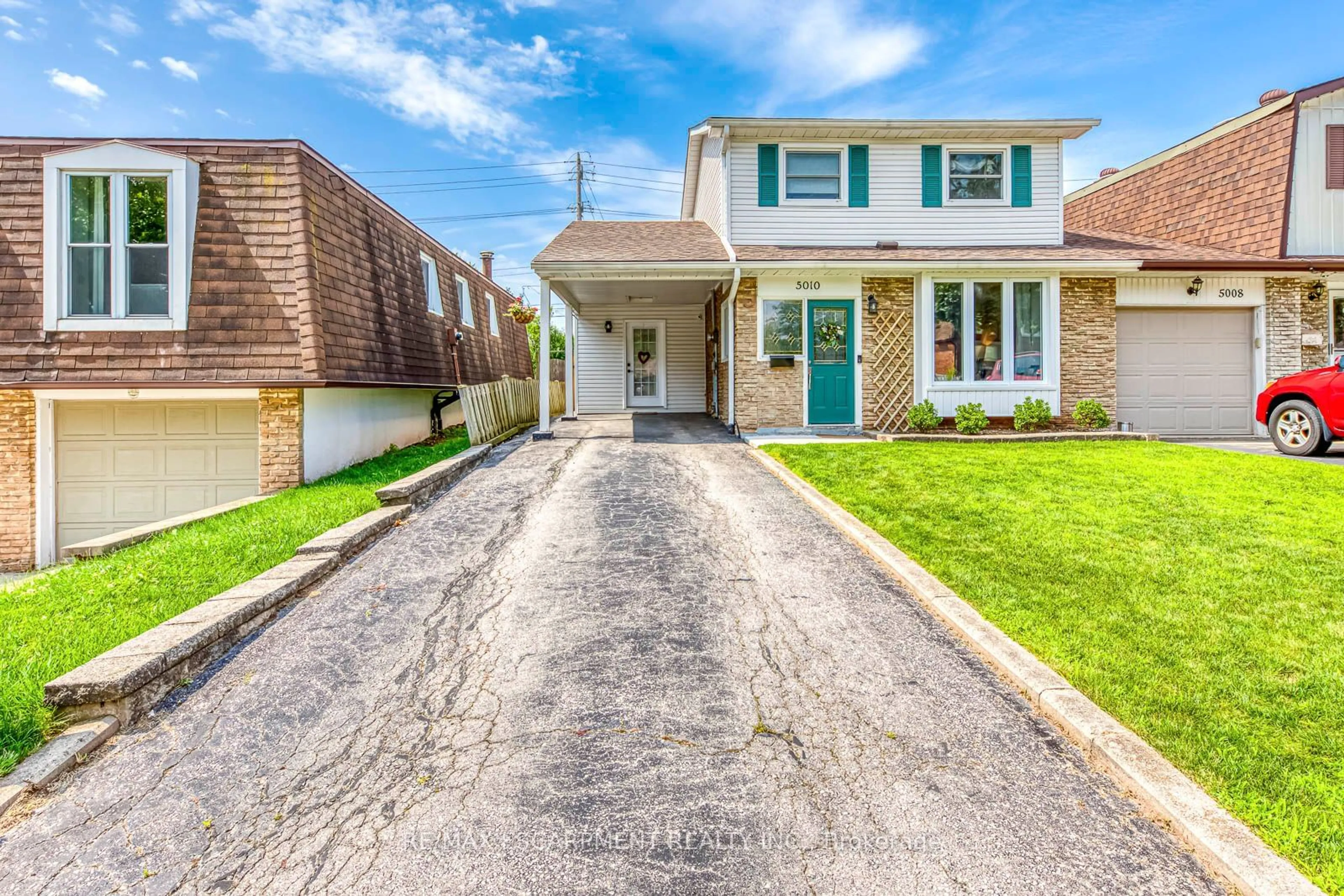 Frontside or backside of a home for 5010 Brady Ave, Burlington Ontario L7L 3X6