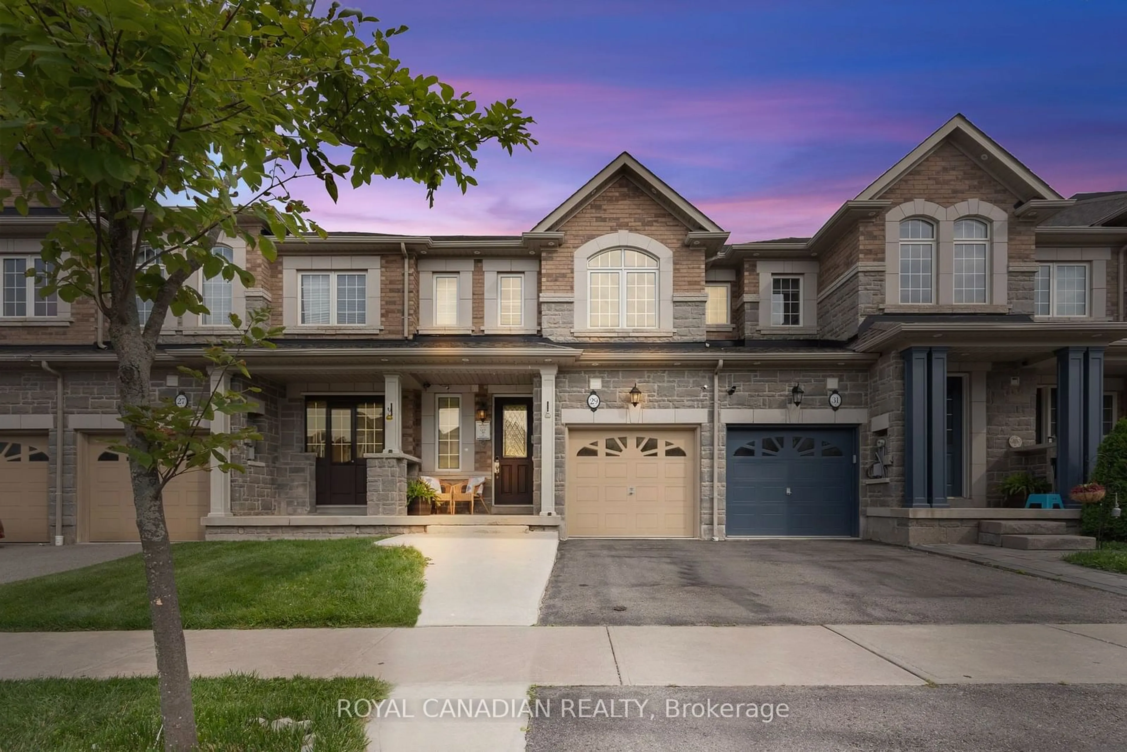 Frontside or backside of a home for 29 Dufay Rd, Brampton Ontario L7A 4A2