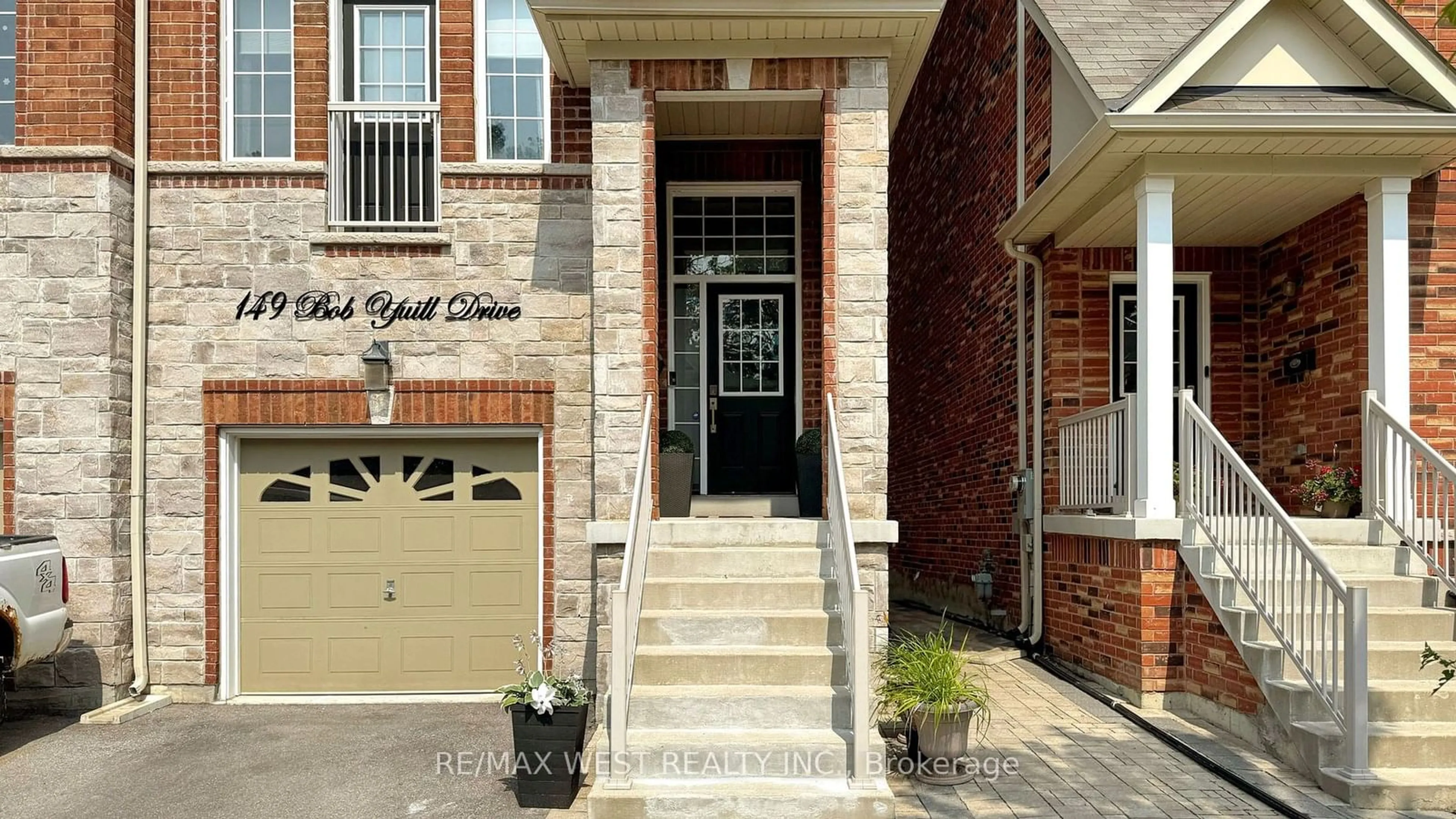 A pic from exterior of the house or condo for 149 Bob Yuill Dr, Toronto Ontario M9M 0B1