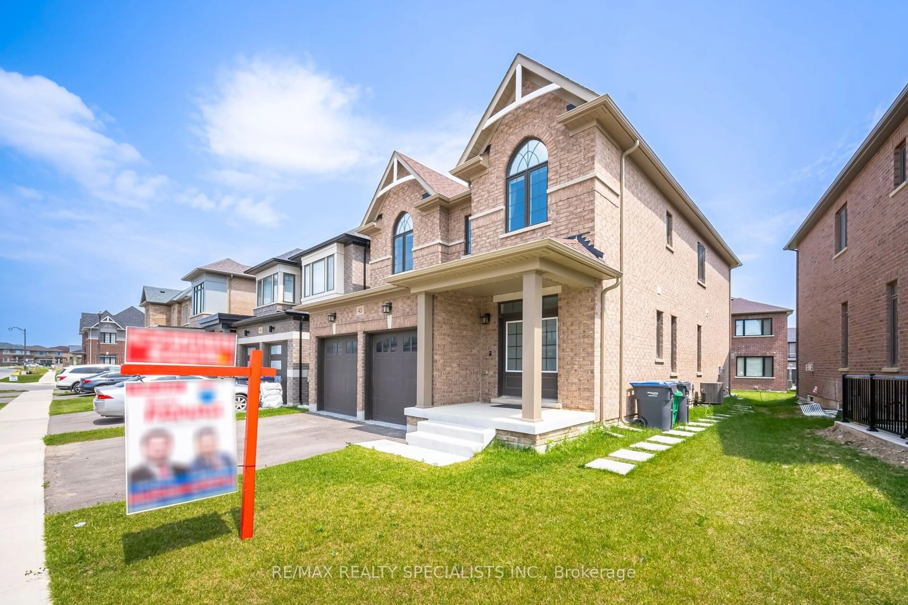Home with brick exterior material for 43 Petch Ave, Caledon Ontario L7C 0Y9