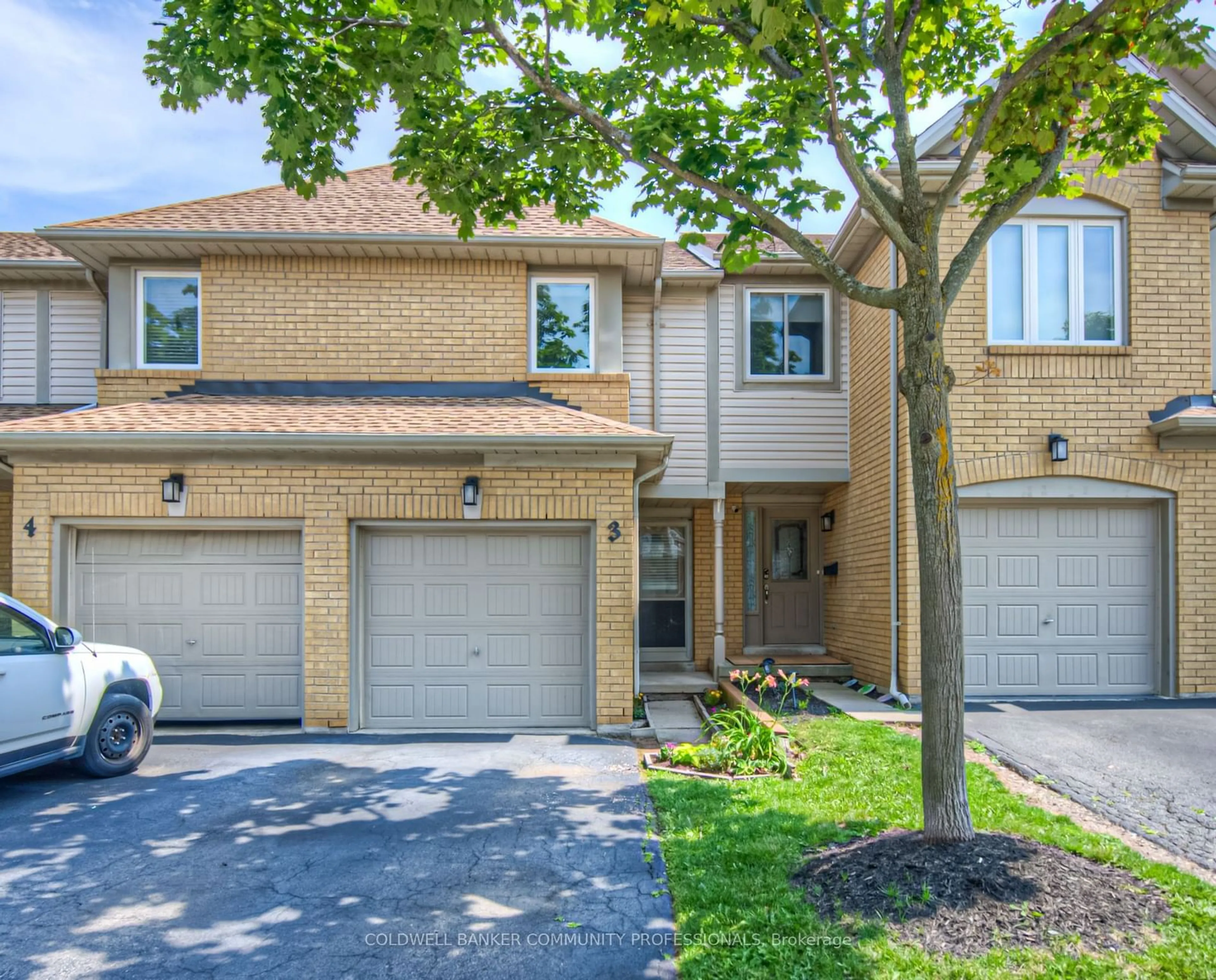 A pic from exterior of the house or condo for 2920 Headon Forest Dr #3, Burlington Ontario L7M 4H1
