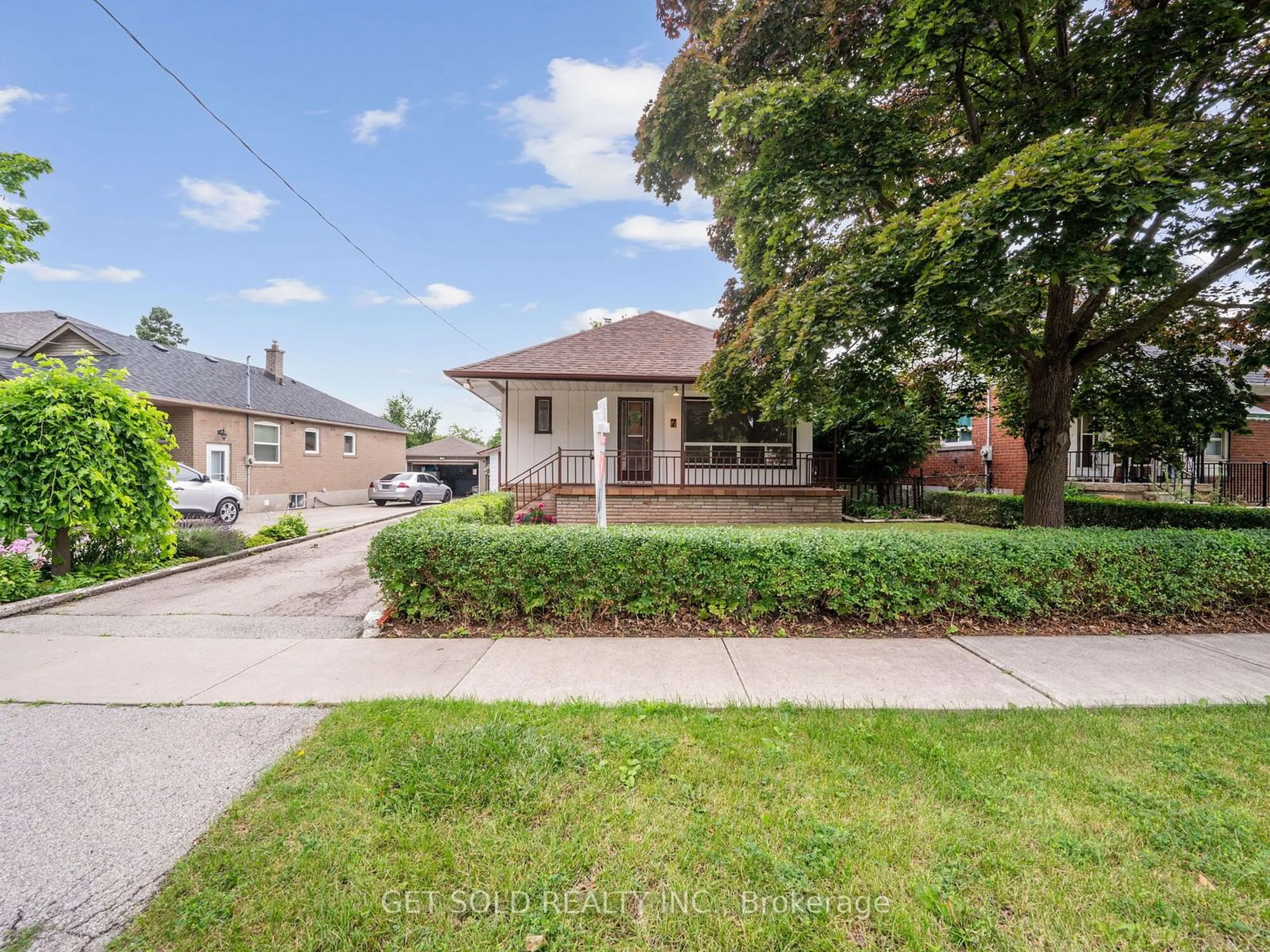 Frontside or backside of a home for 7 Snaresbrook Dr, Toronto Ontario M9W 2N5