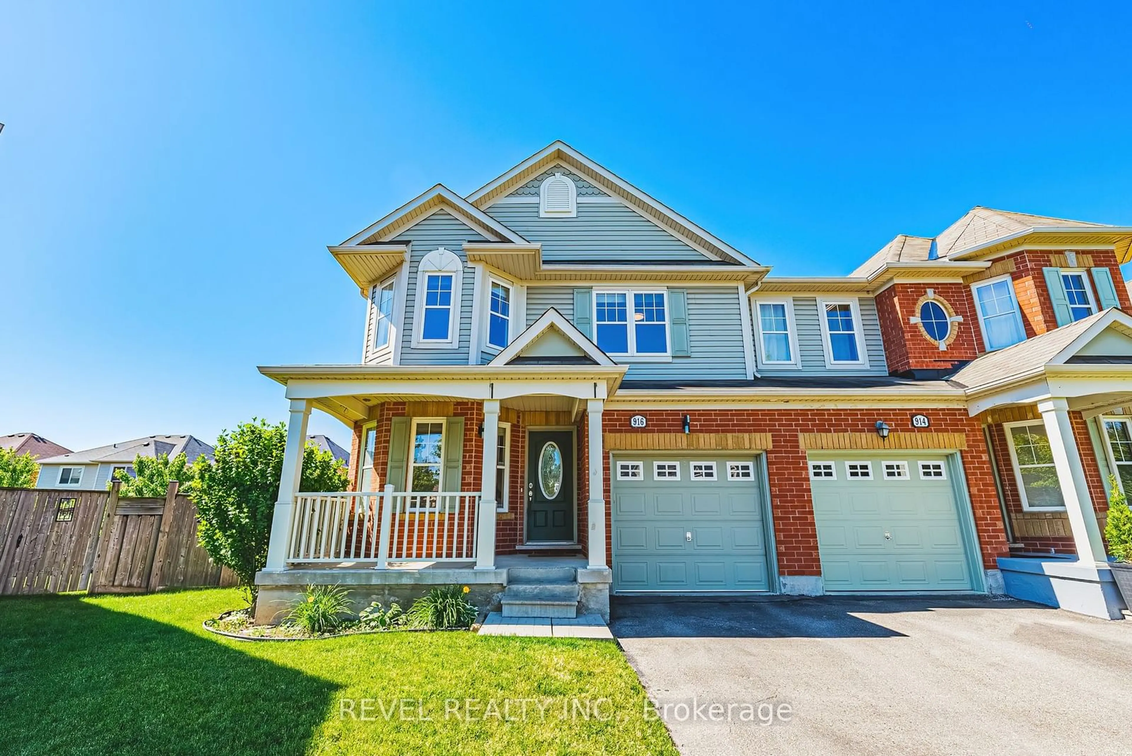 Frontside or backside of a home for 916 Raftis Cres, Milton Ontario L9T 6Z2