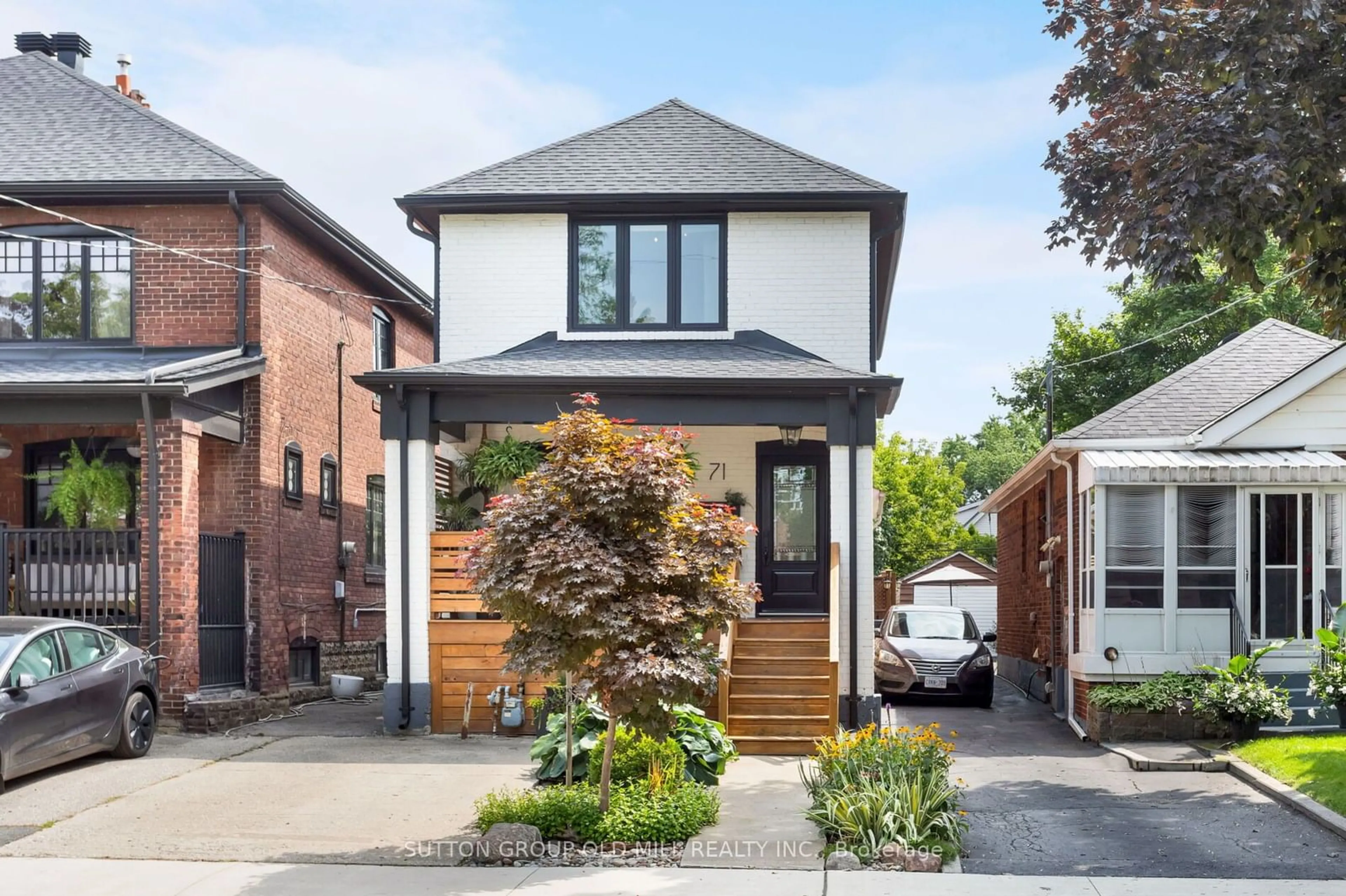 Home with brick exterior material for 71 Tenth St, Toronto Ontario M8V 3E9