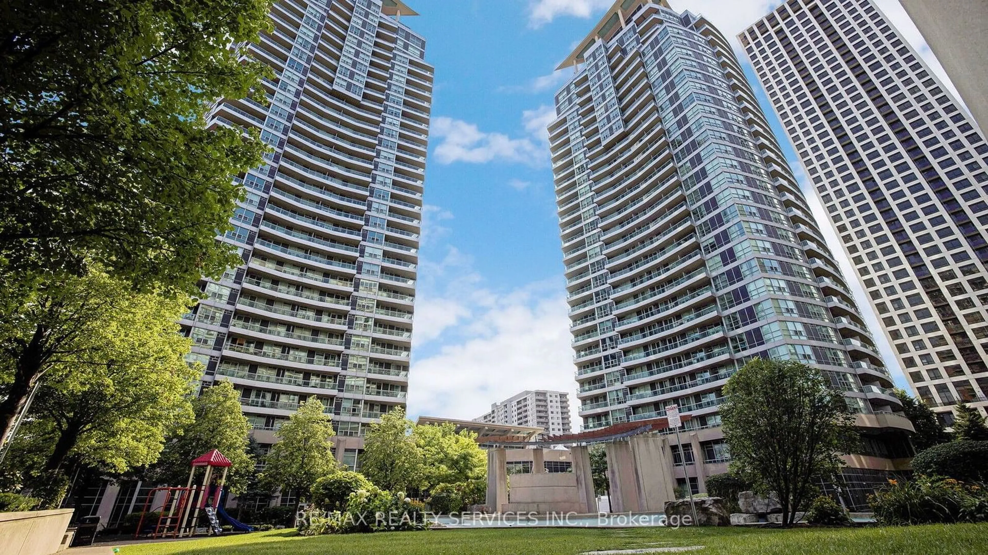 A pic from exterior of the house or condo for 33 Elm Dr #2208, Mississauga Ontario L5B 4M2