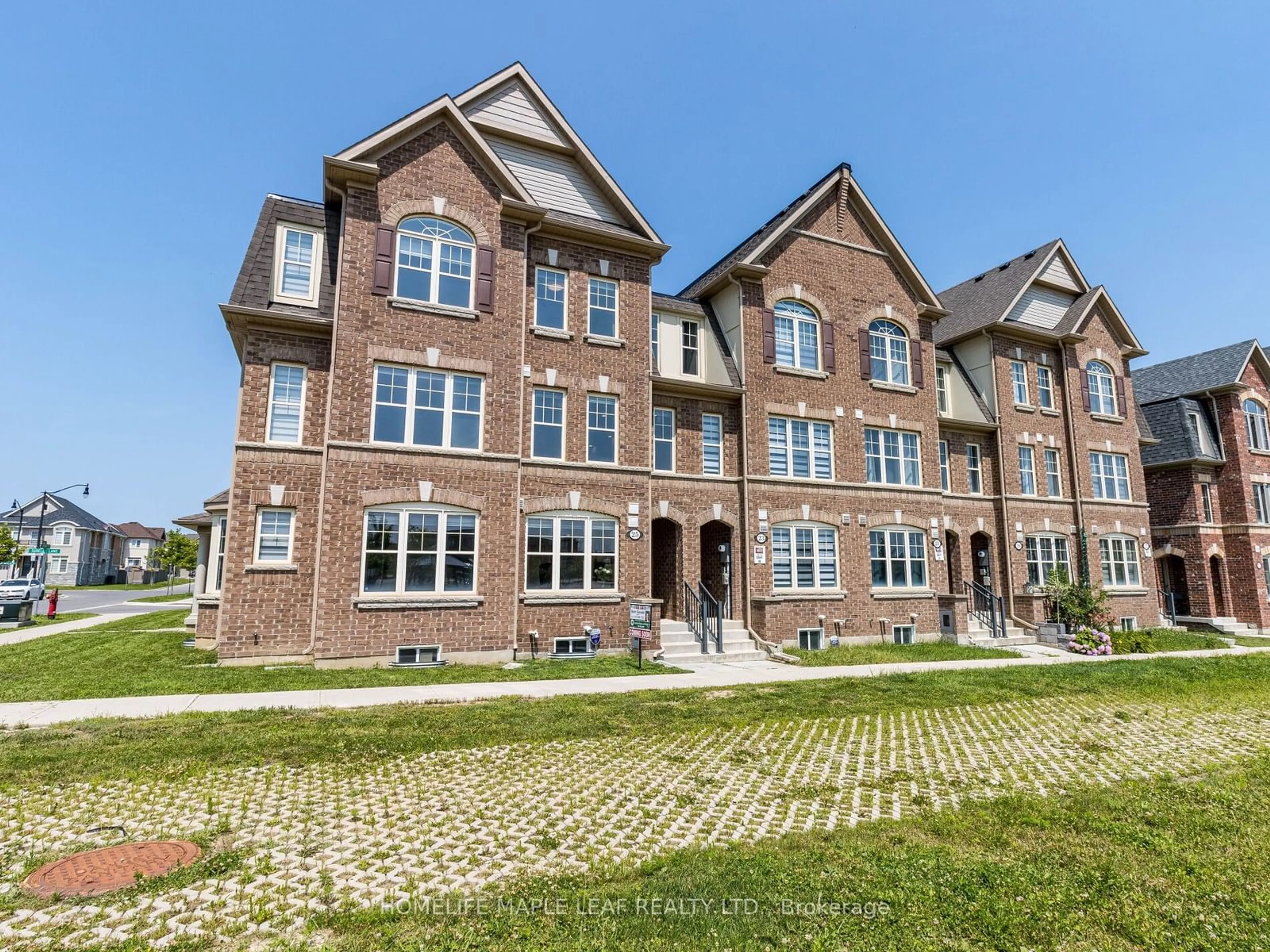 A pic from exterior of the house or condo for 25 Sudeley Lane, Brampton Ontario L7A 4Z7