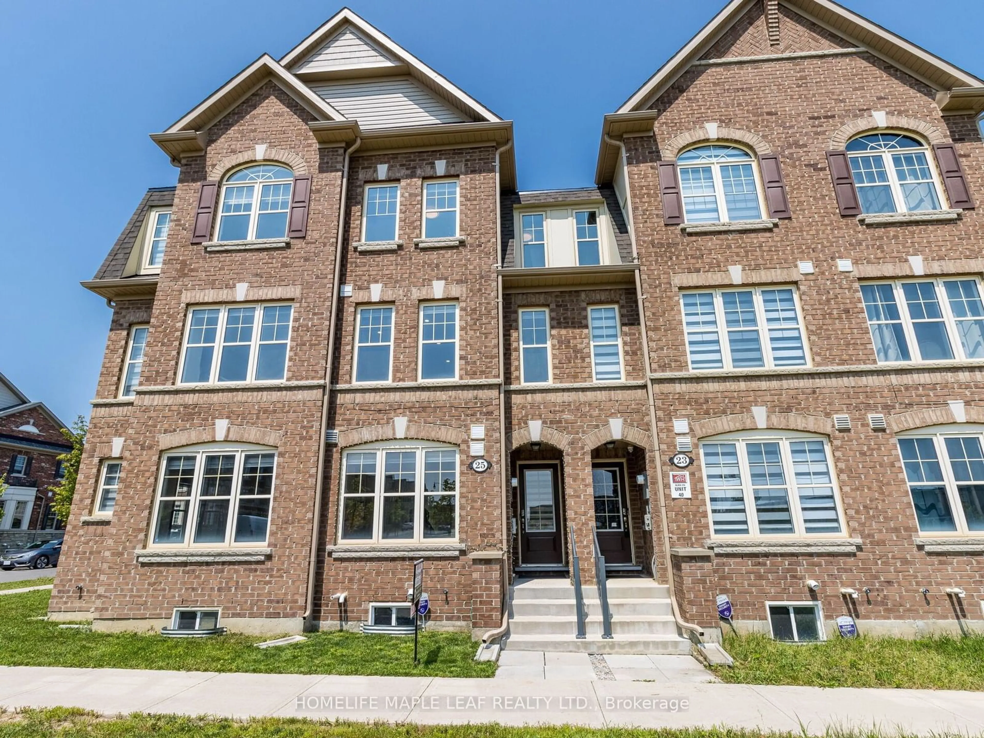 Home with brick exterior material for 25 Sudeley Lane, Brampton Ontario L7A 4Z7