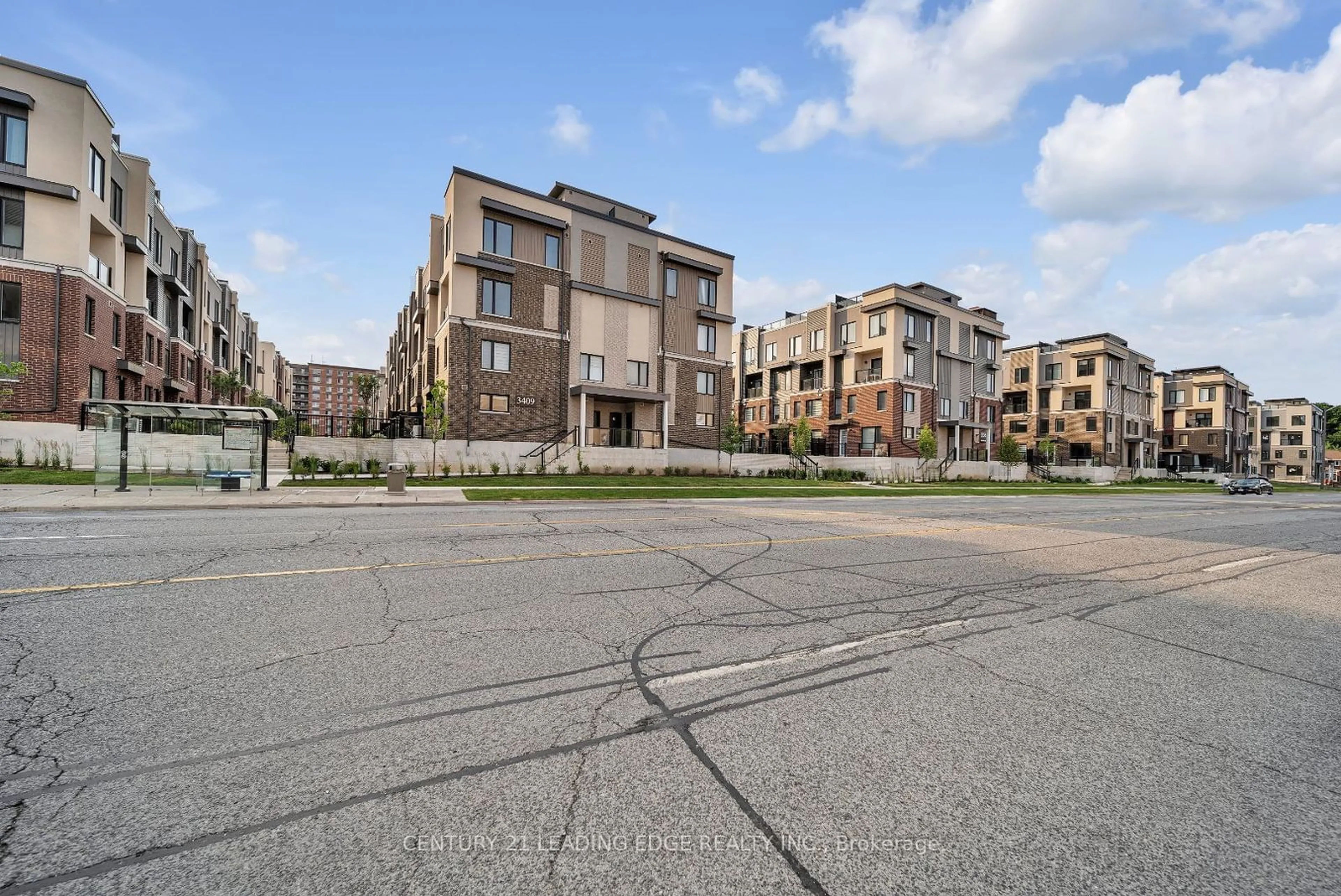 A pic from exterior of the house or condo for 3409 Ridgeway Dr #01, Mississauga Ontario L5L 0B9