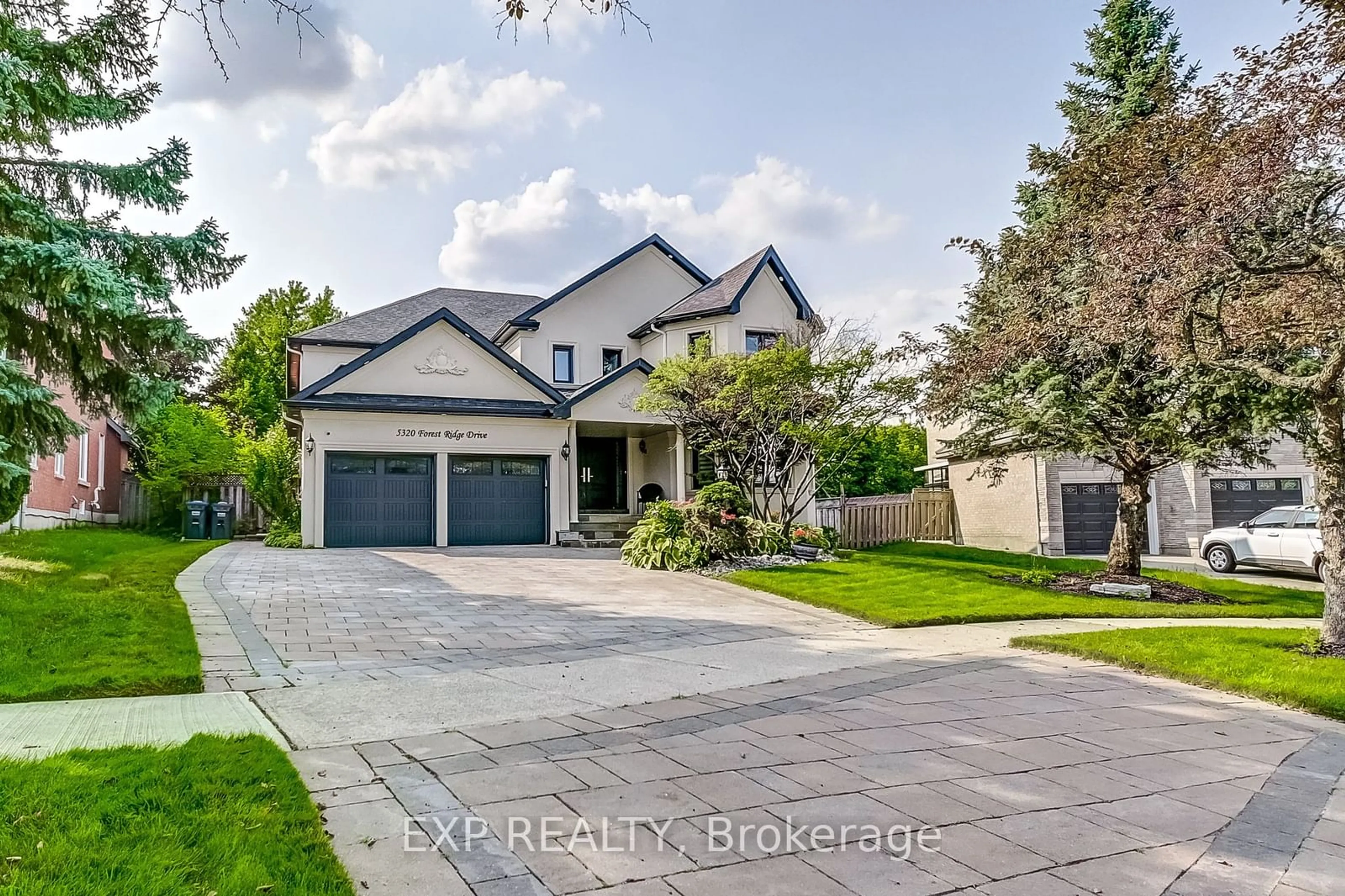 Frontside or backside of a home for 5320 Forest Ridge Dr, Mississauga Ontario L5M 5B4