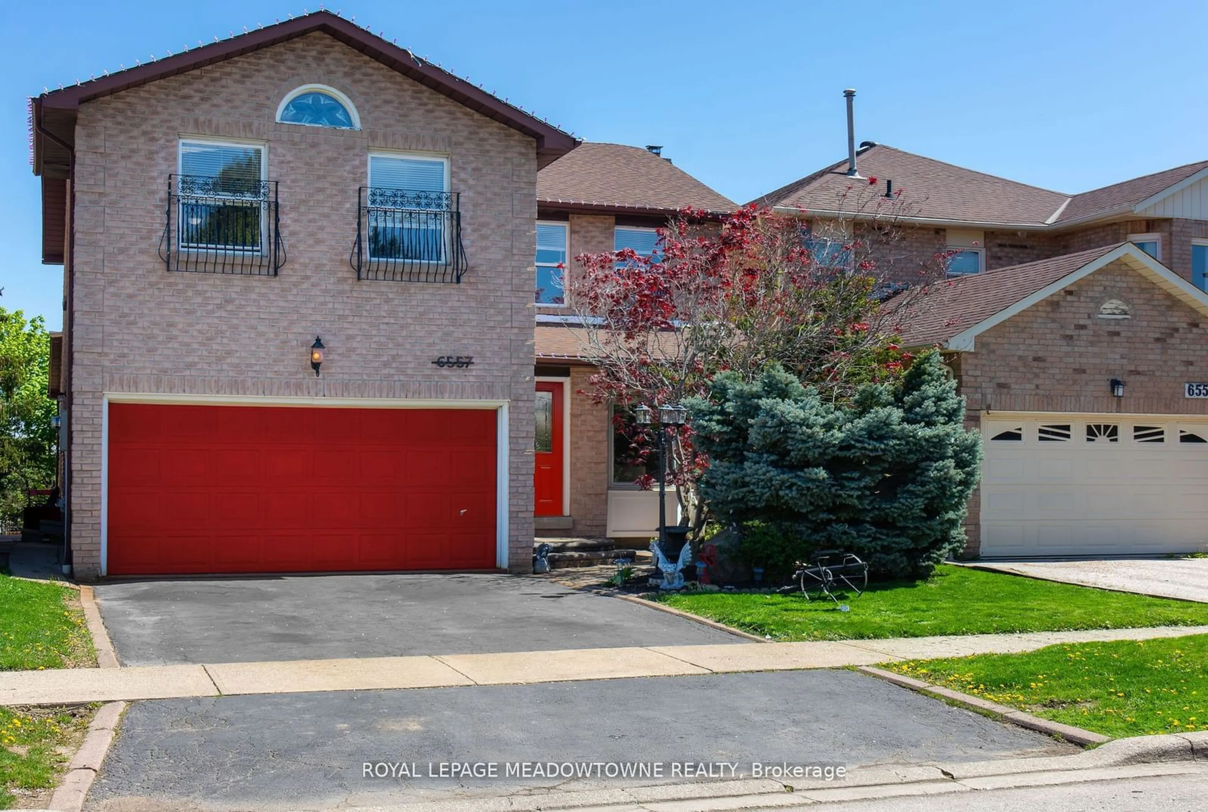 Frontside or backside of a home for 6557 Eastridge Rd, Mississauga Ontario L5N 4L3