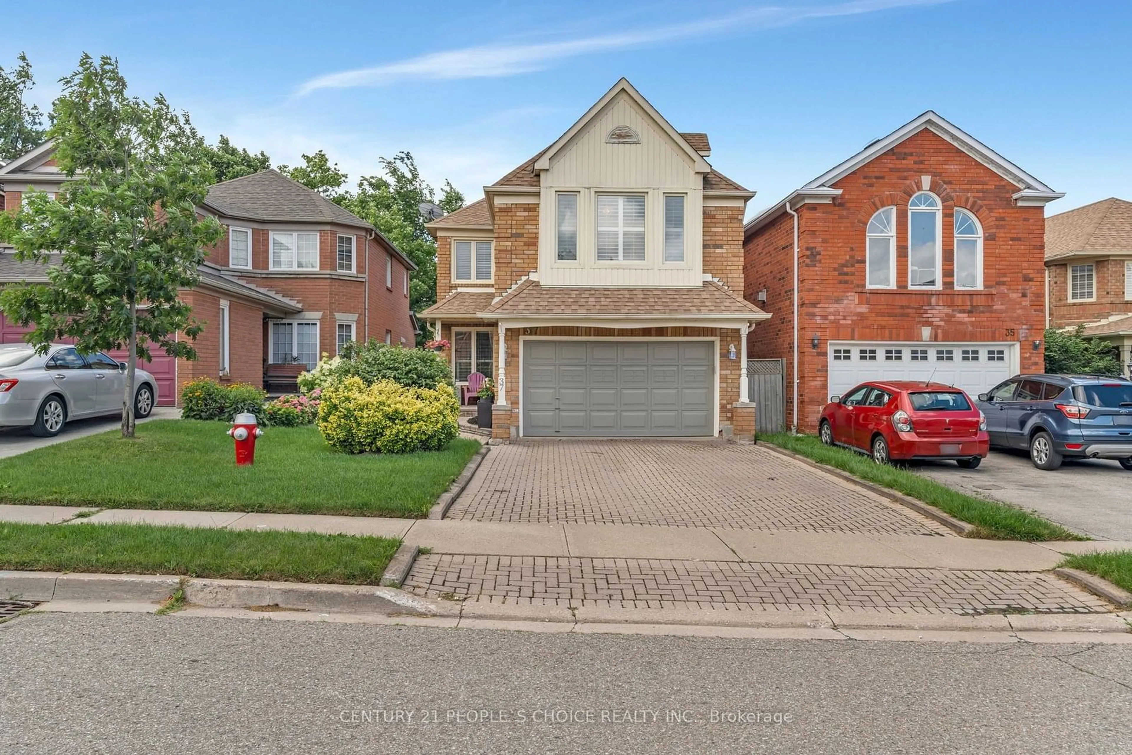 Home with brick exterior material for 37 Forestgrove Circ, Brampton Ontario L6Z 4T4