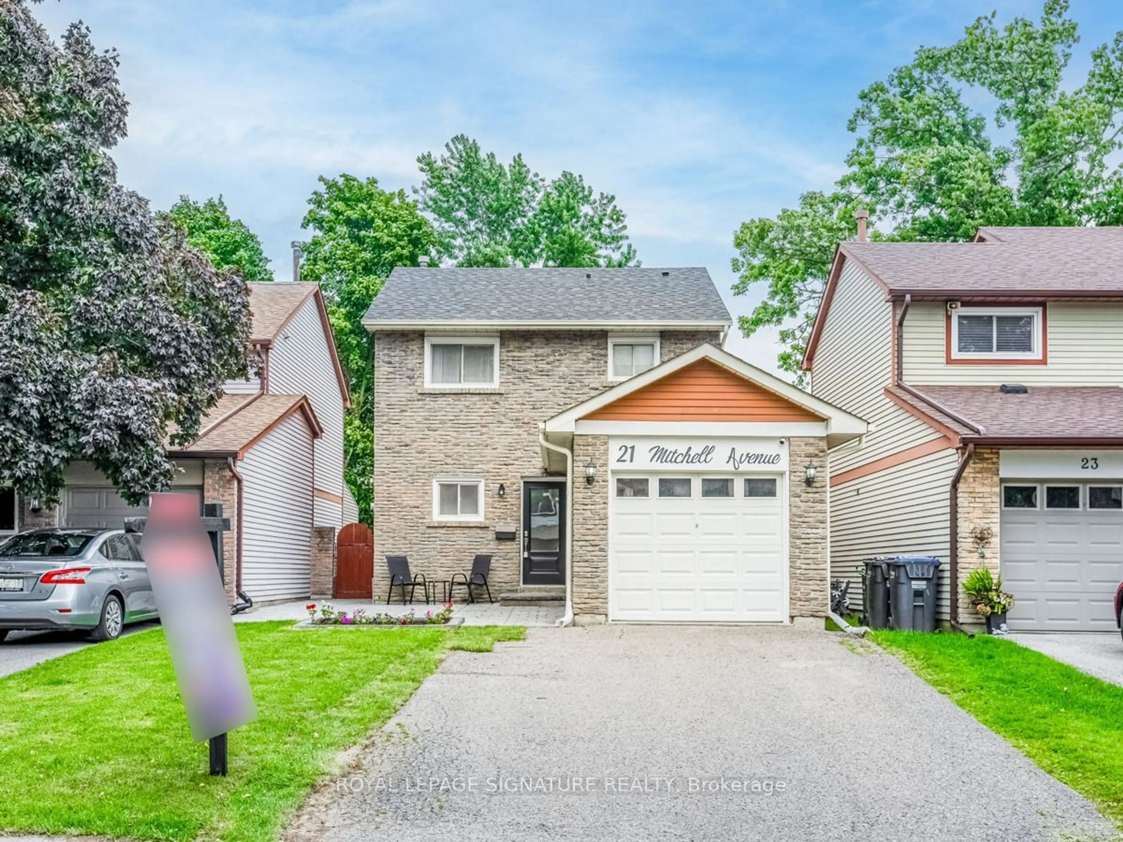 Frontside or backside of a home for 21 Mitchell Ave, Brampton Ontario L6Z 1H2