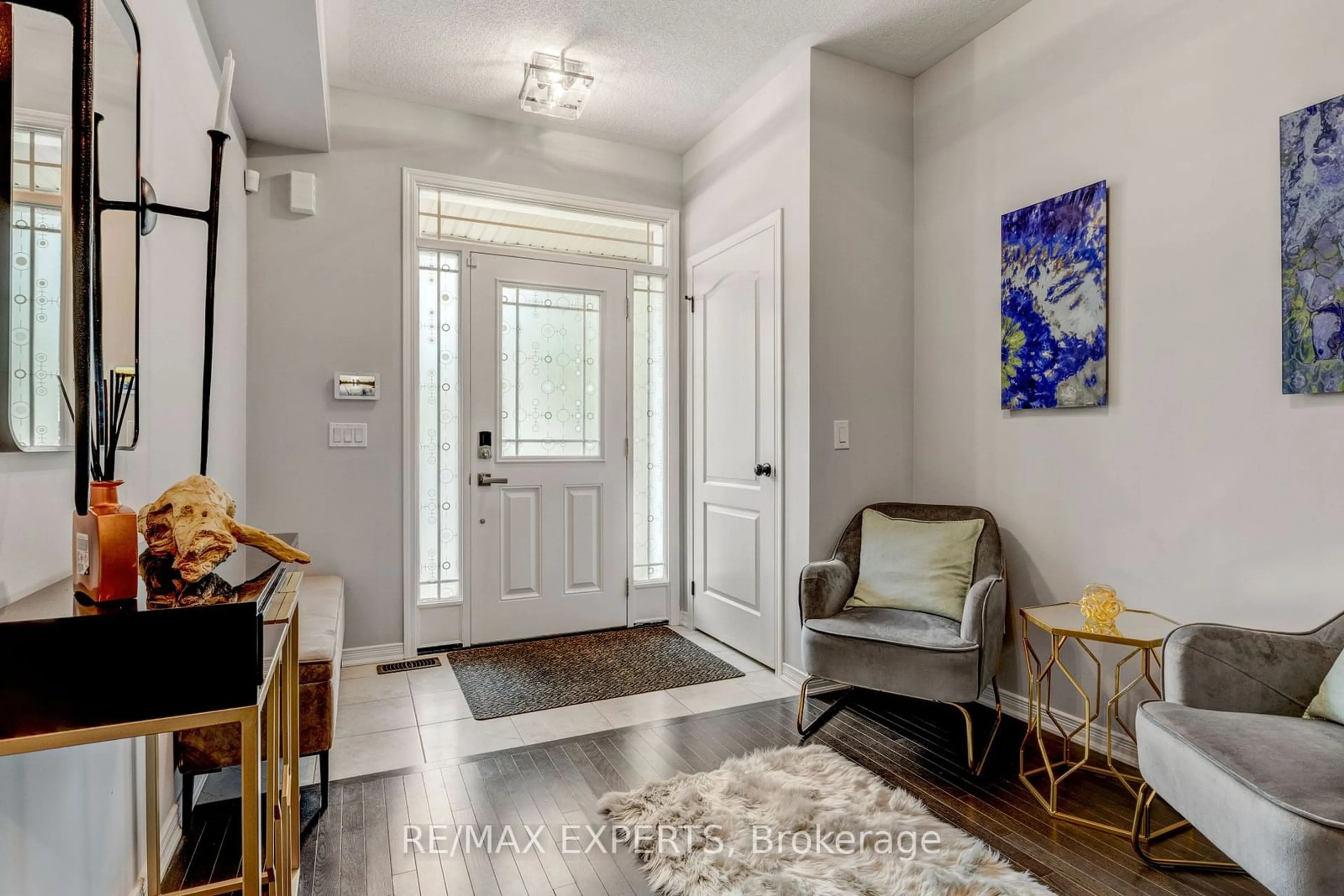 Indoor entryway for 51 Valley Lane, Caledon Ontario L7C 4C9