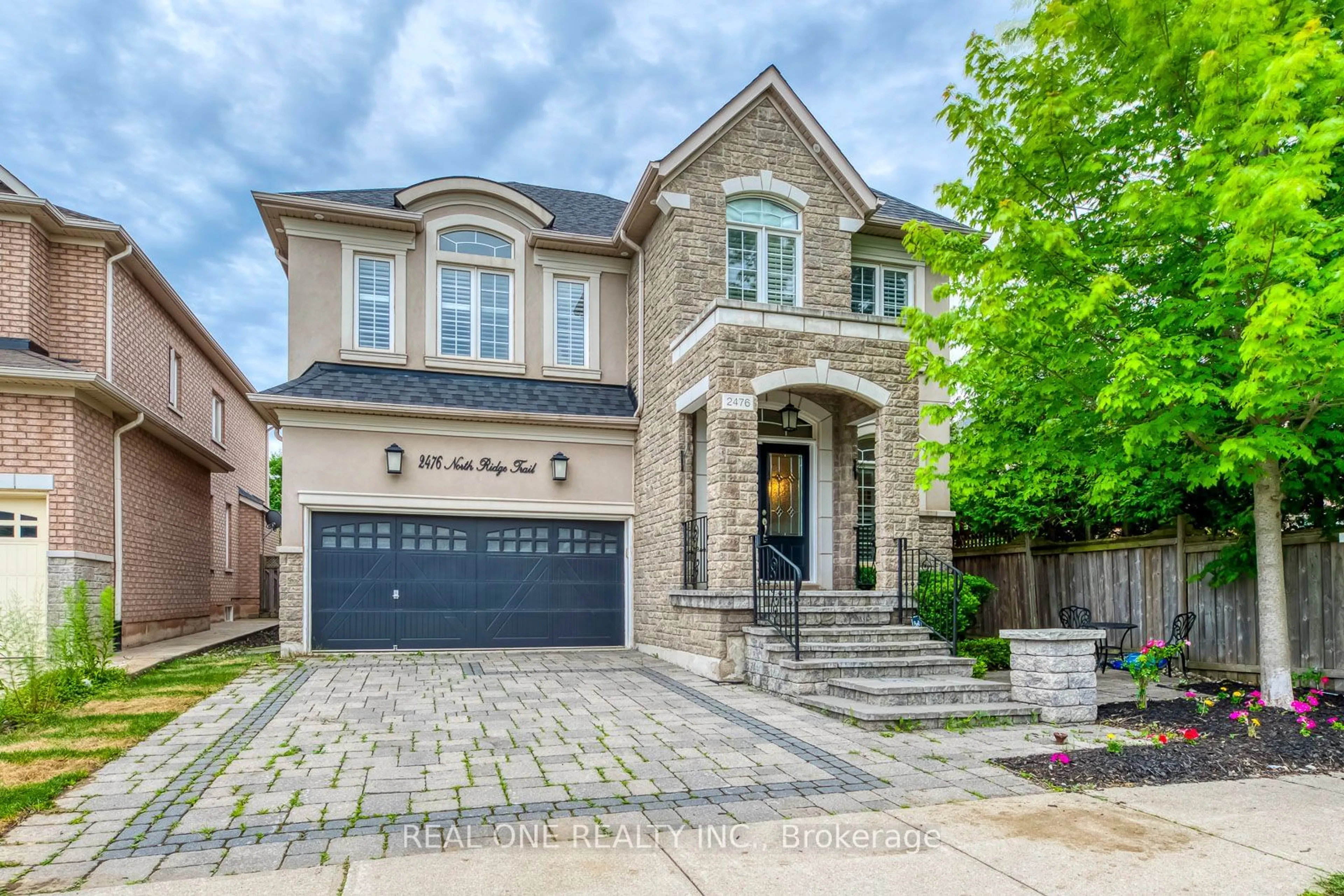 Home with brick exterior material for 2476 North Ridge Tr, Oakville Ontario L6H 7N6