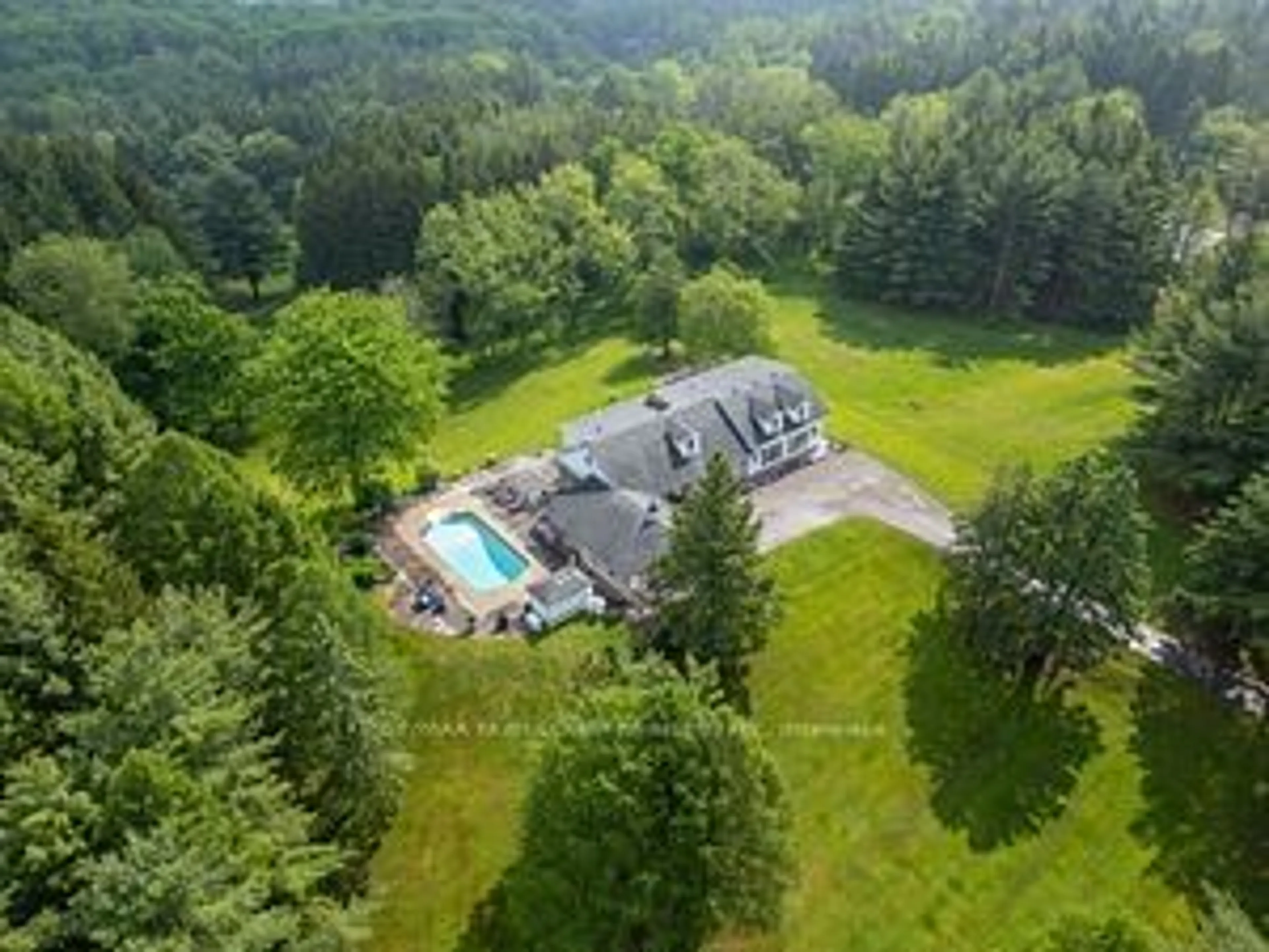 Cottage for 18181 Humber Station Rd, Caledon Ontario L7E 3A8