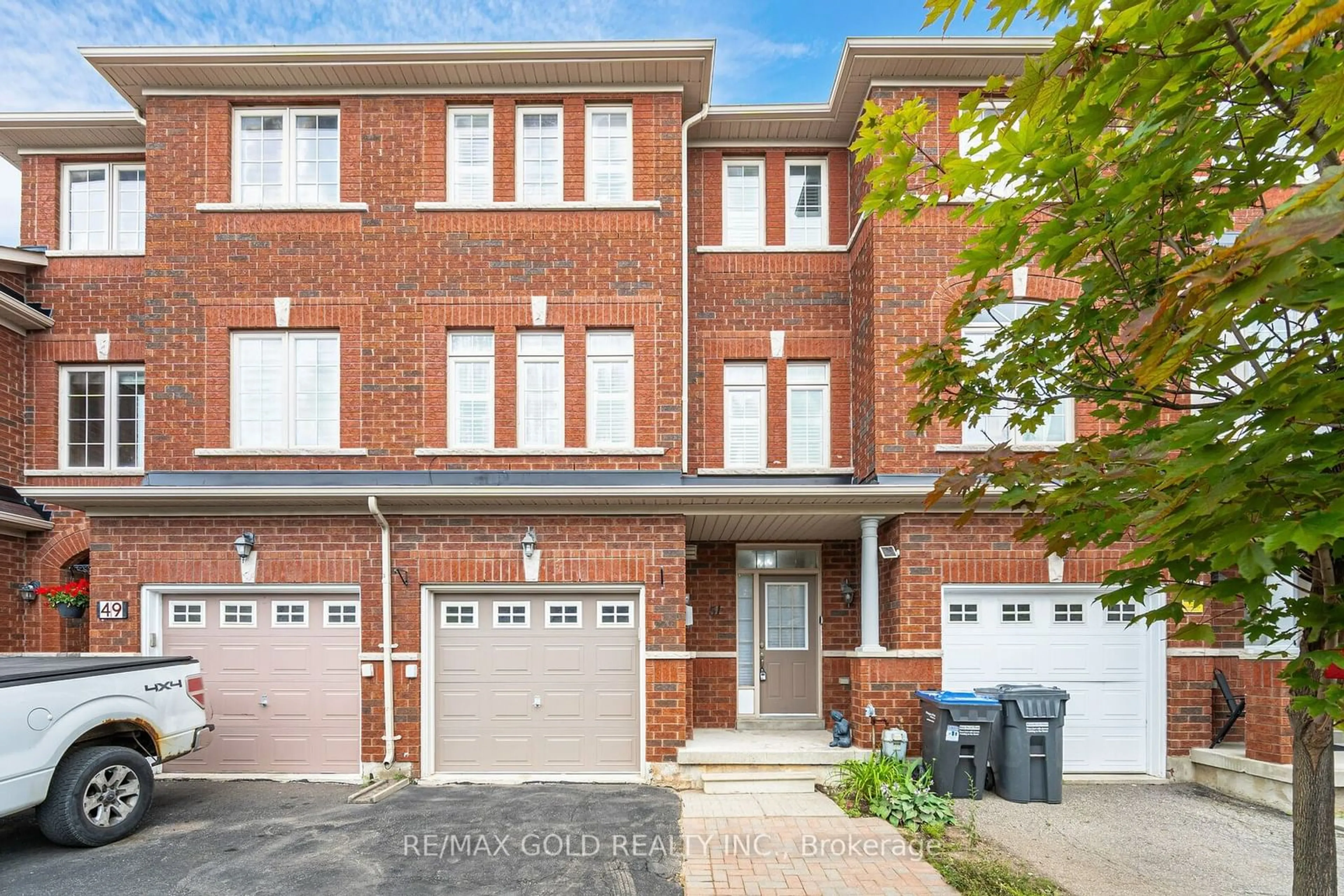 A pic from exterior of the house or condo for 51 Unionville Cres, Brampton Ontario L6P 2Z4