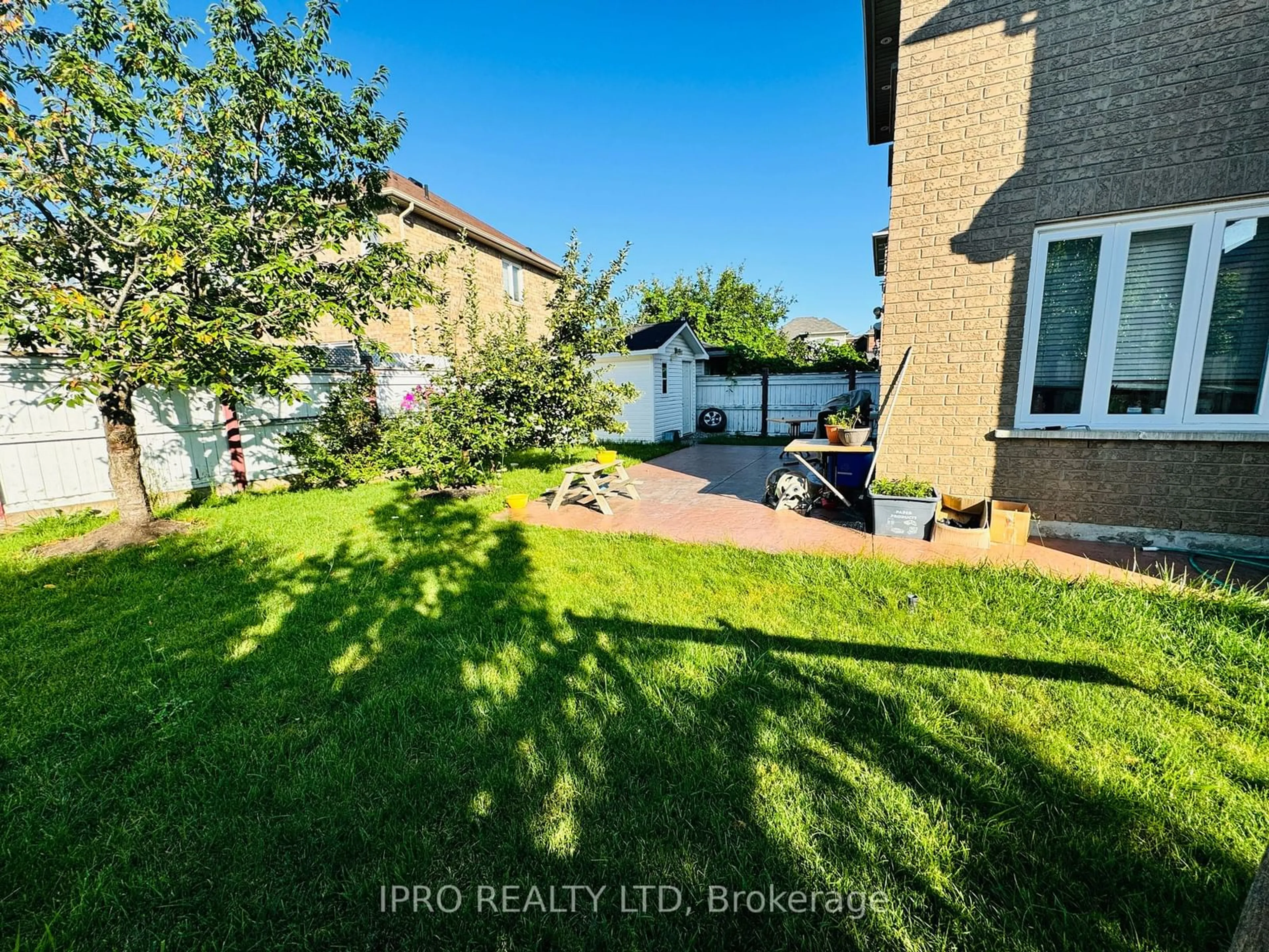 Frontside or backside of a home for 220 Drinkwater Rd, Brampton Ontario L6Y 4Y8