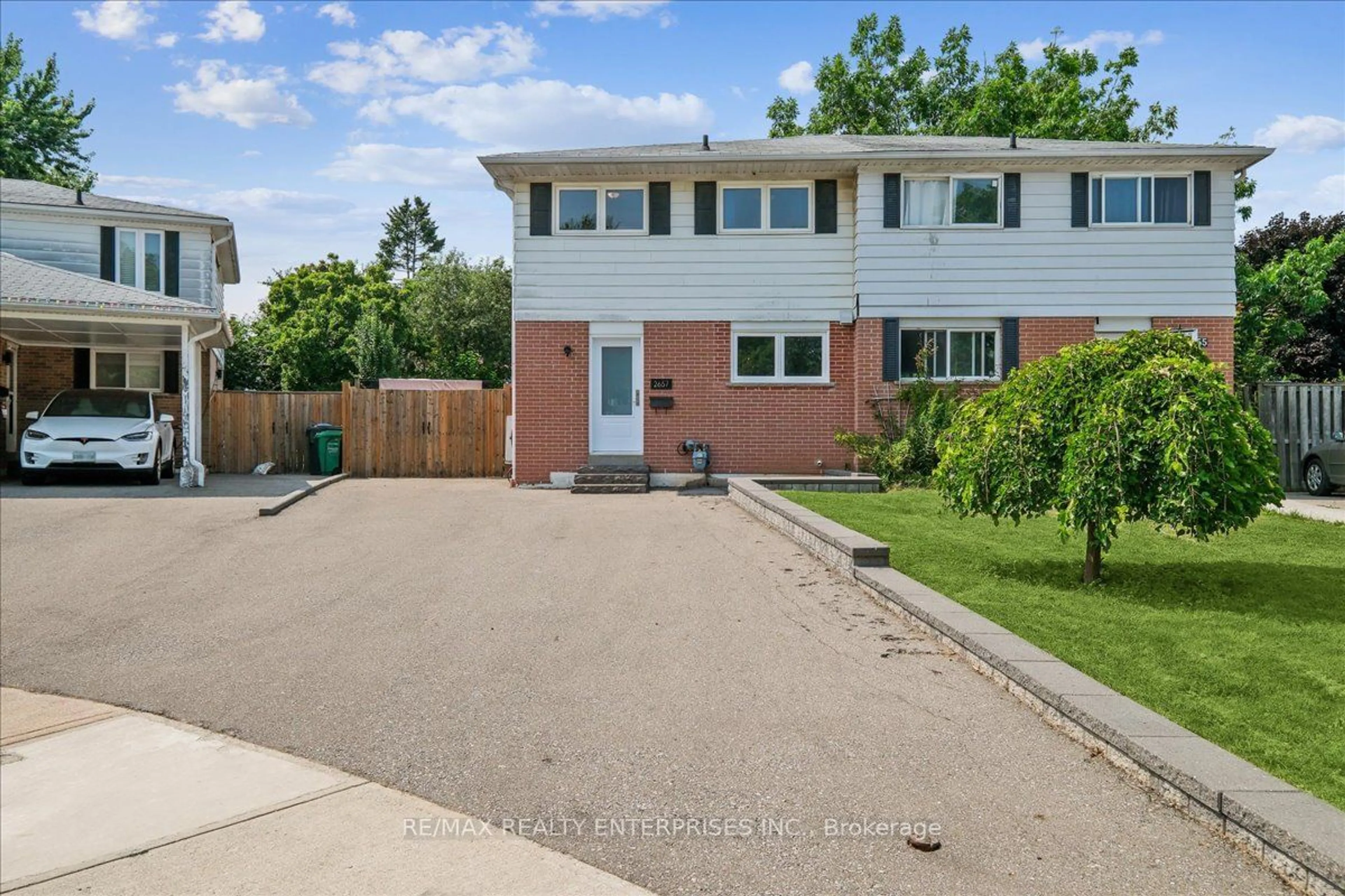 A pic from exterior of the house or condo for 2657 Altadena Crt, Mississauga Ontario L5K 1G1