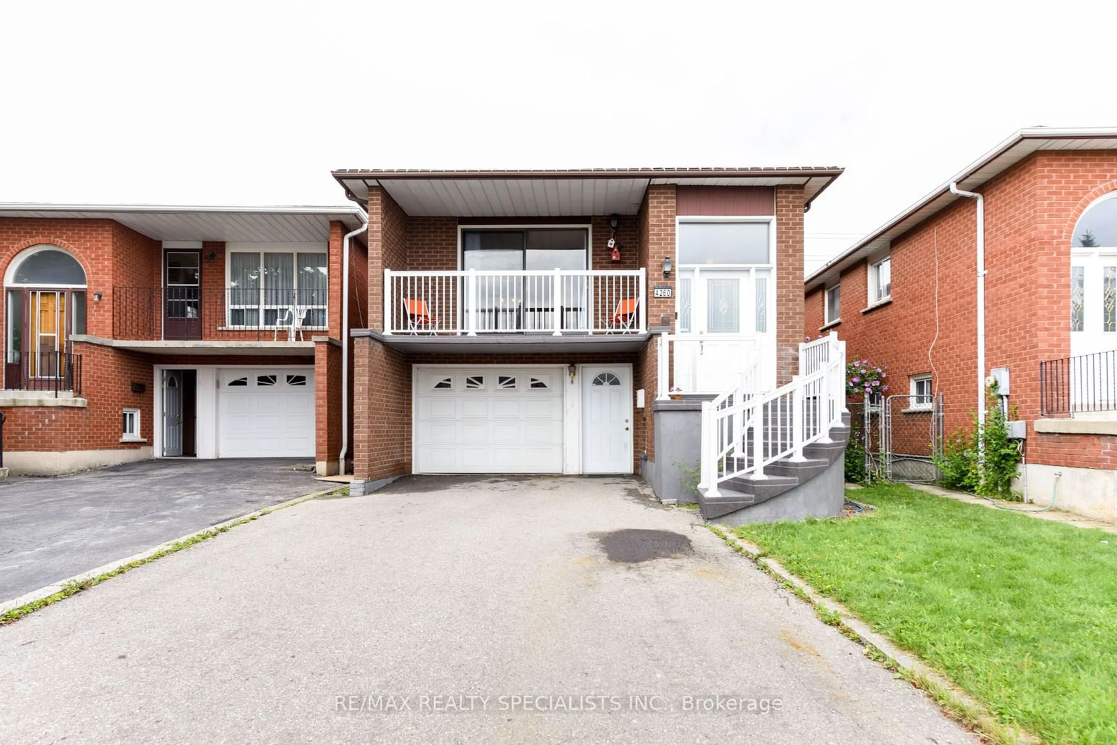 A pic from exterior of the house or condo for 4260 Poltava Cres, Mississauga Ontario L4W 3C2