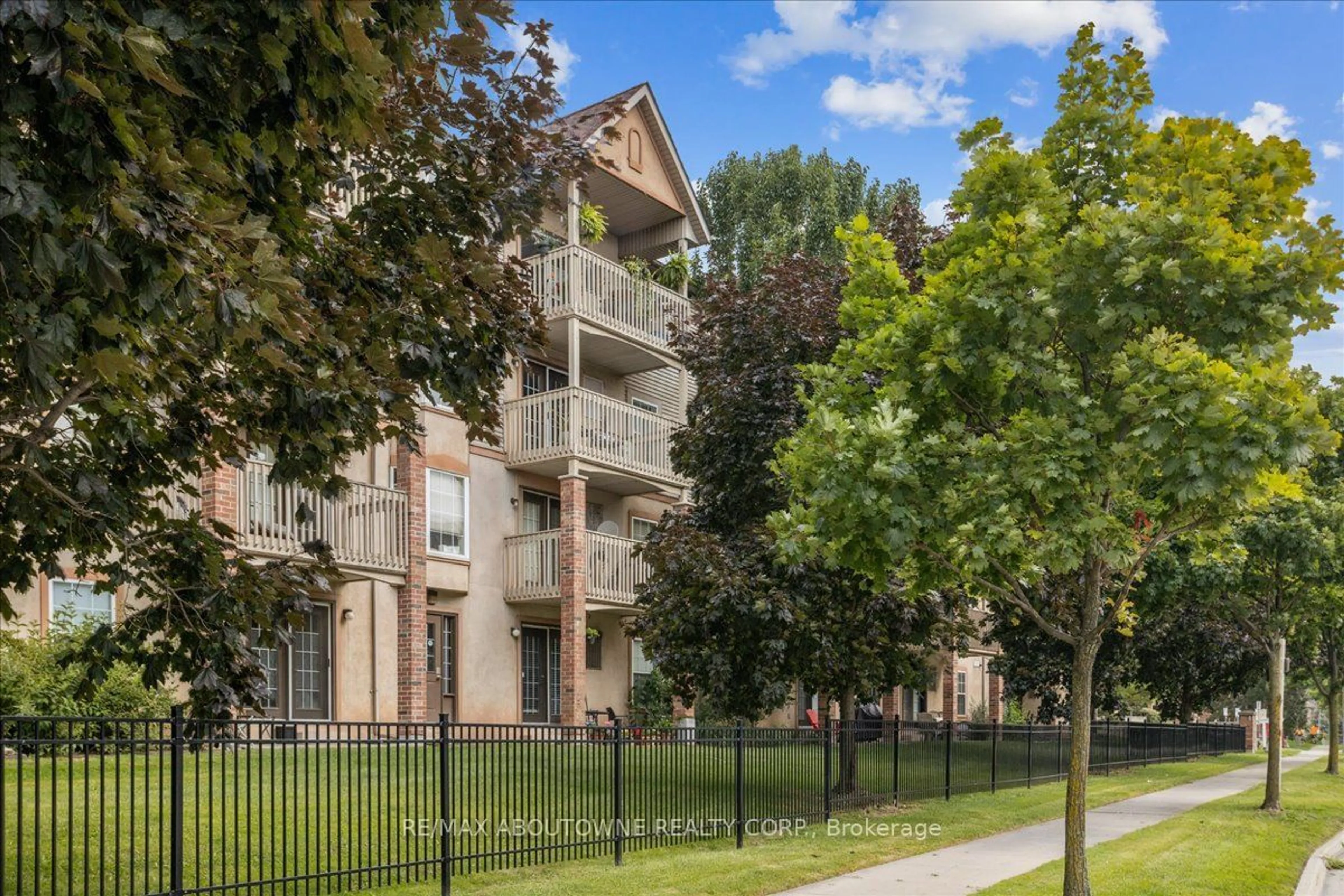 A pic from exterior of the house or condo for 4005 Kilmer Dr #305, Burlington Ontario L7M 4M2