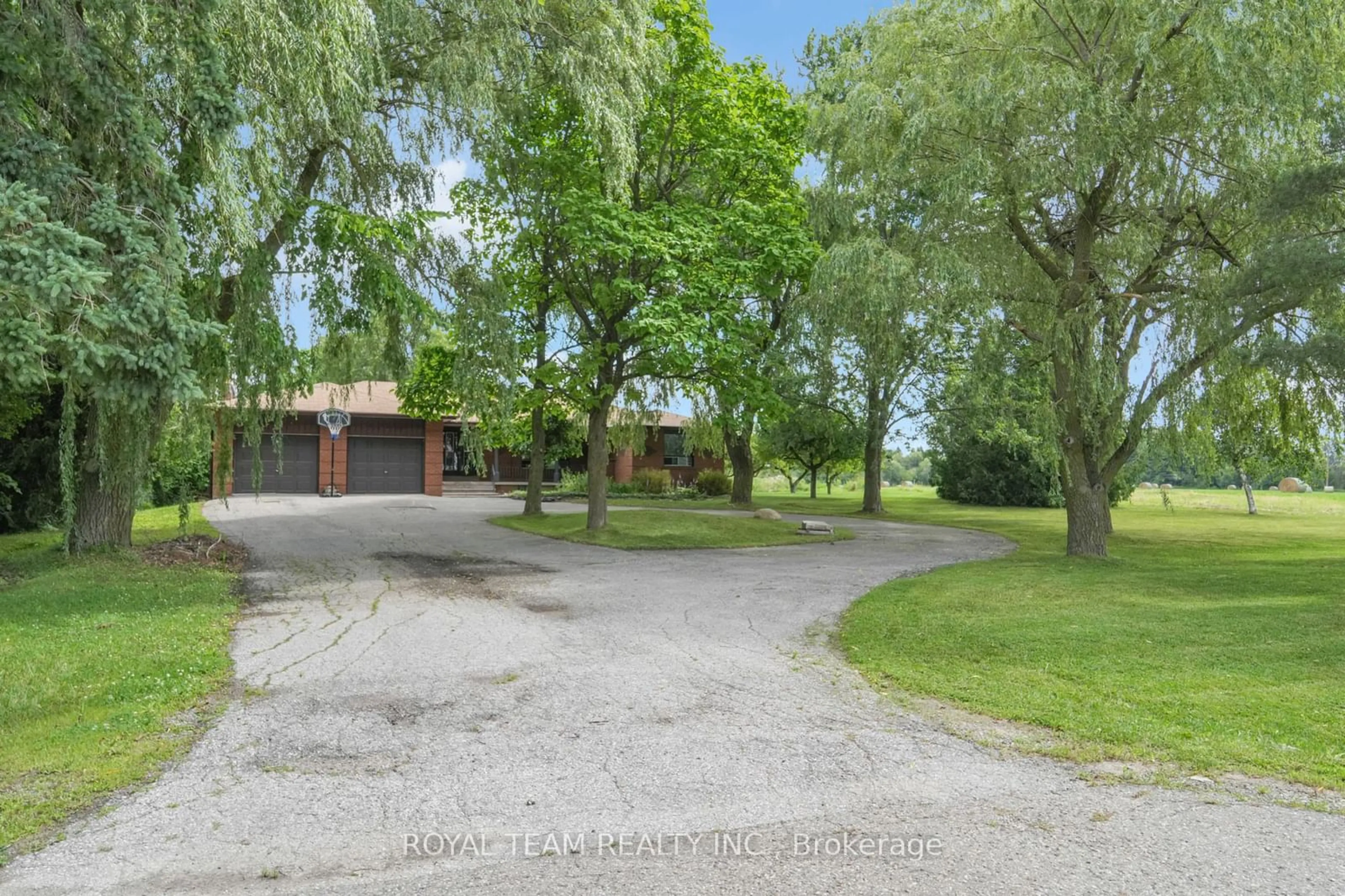 Street view for 13595 Centreville Creek Rd, Caledon Ontario L7C 3B9
