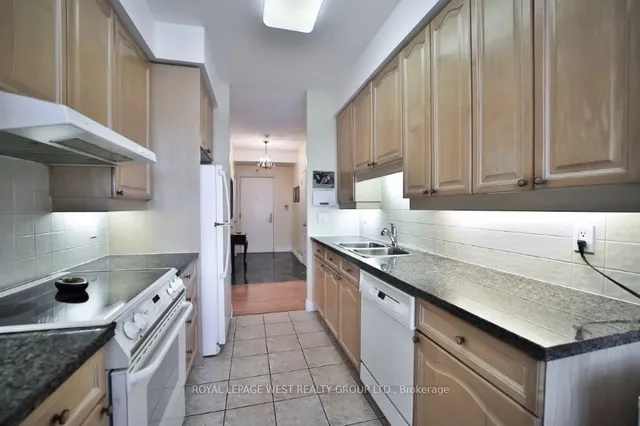 Additional property image - 2 Aberfoyle Cres Unit 509