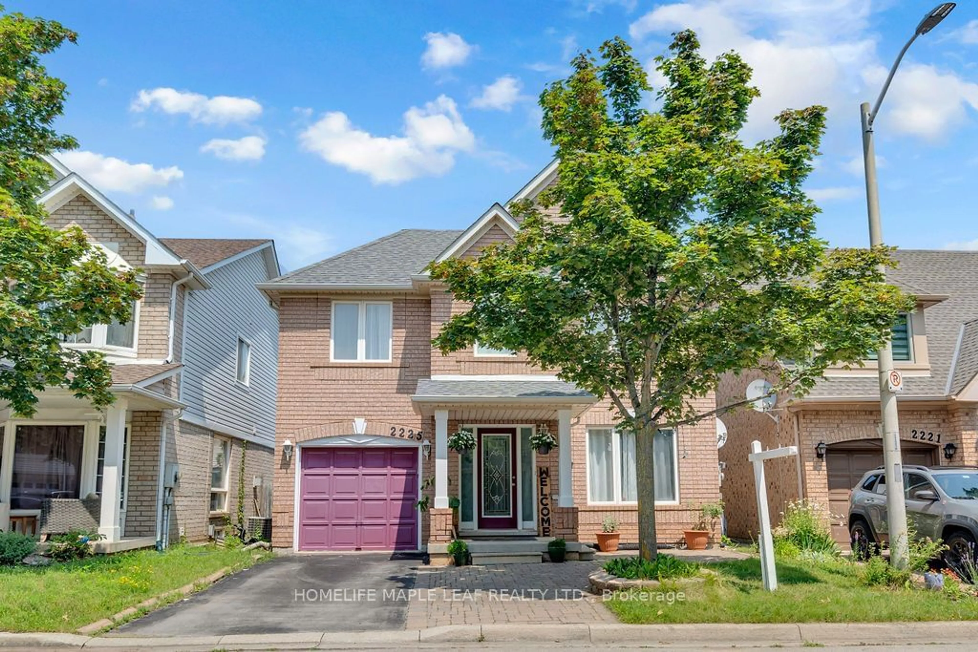 Frontside or backside of a home for 2225 Shadetree Ave, Burlington Ontario L7L 6L4
